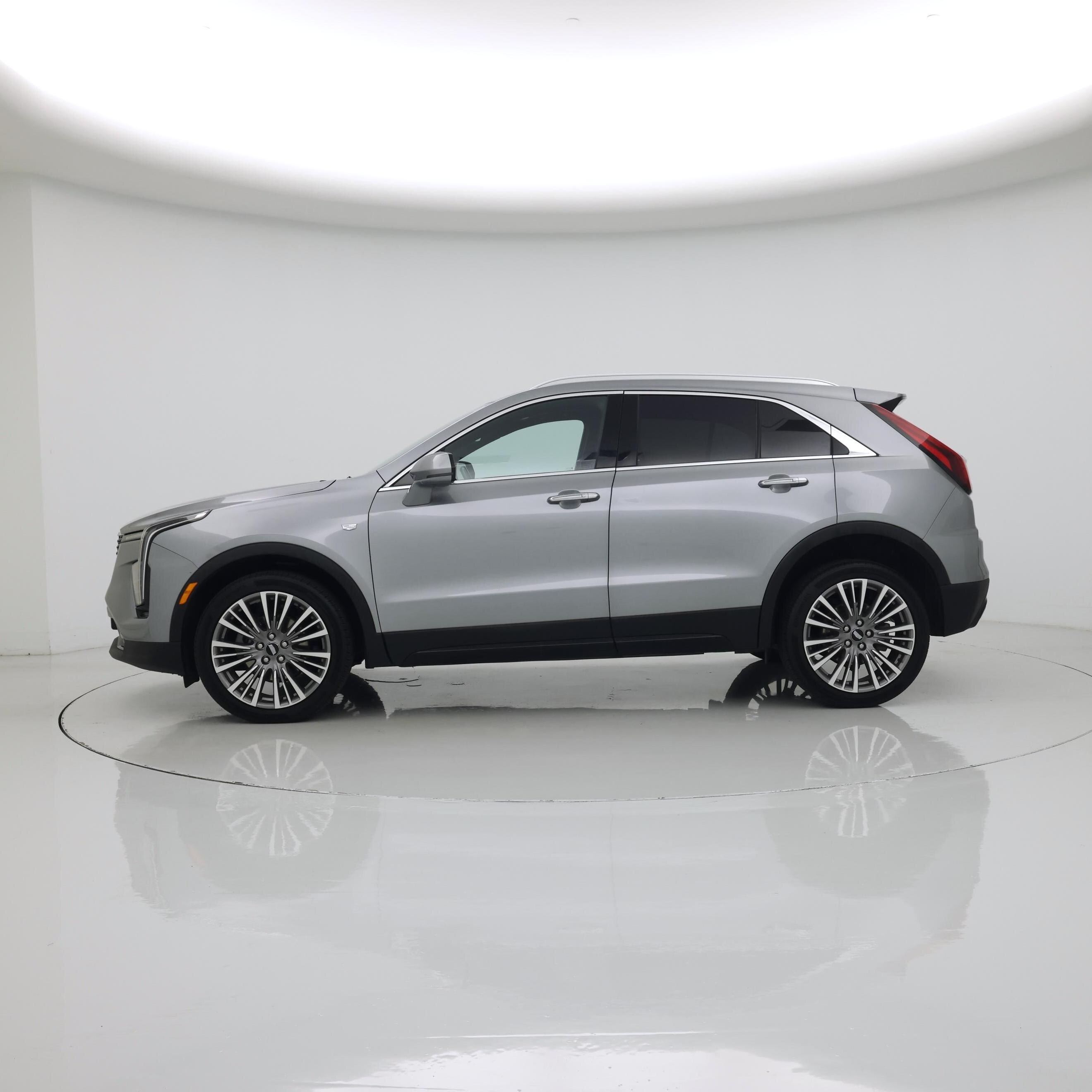 Thumbnail: 2024 Cadillac XT4 - 3