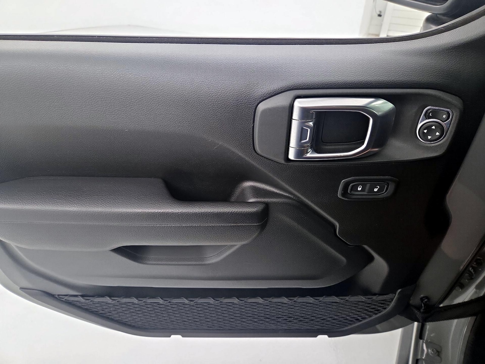 2023 Jeep Wrangler 4xe Willys 4XE - Photo 13