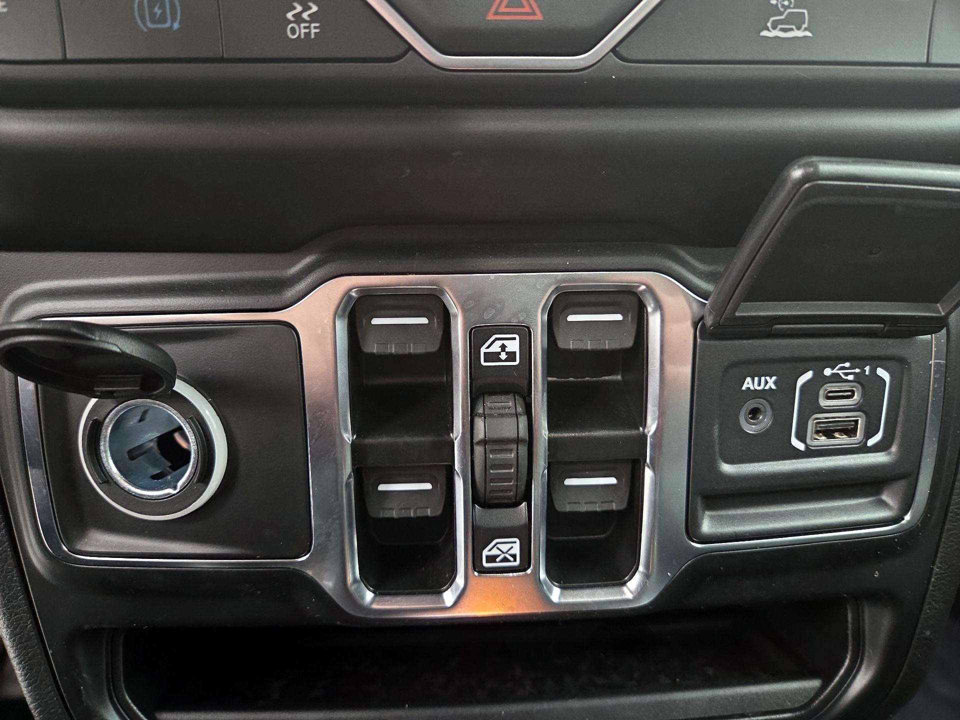 Thumbnail: 2023 Jeep Wrangler - 19