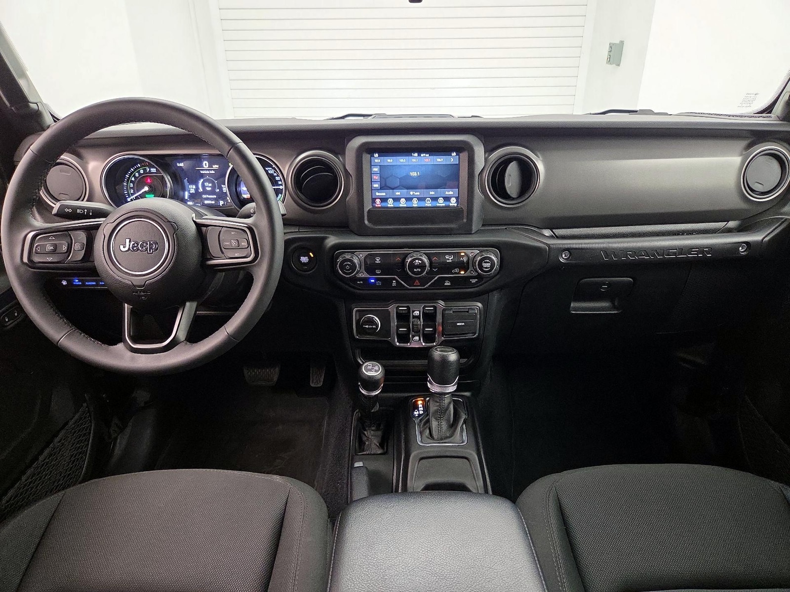 Apple CarPlay® & Android Auto™