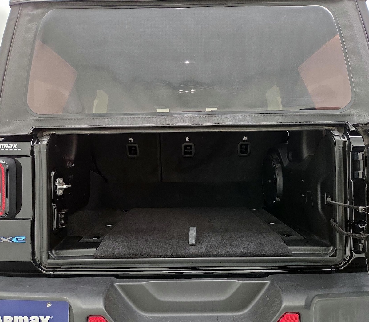 Trunk/Cargo (Seats Up)