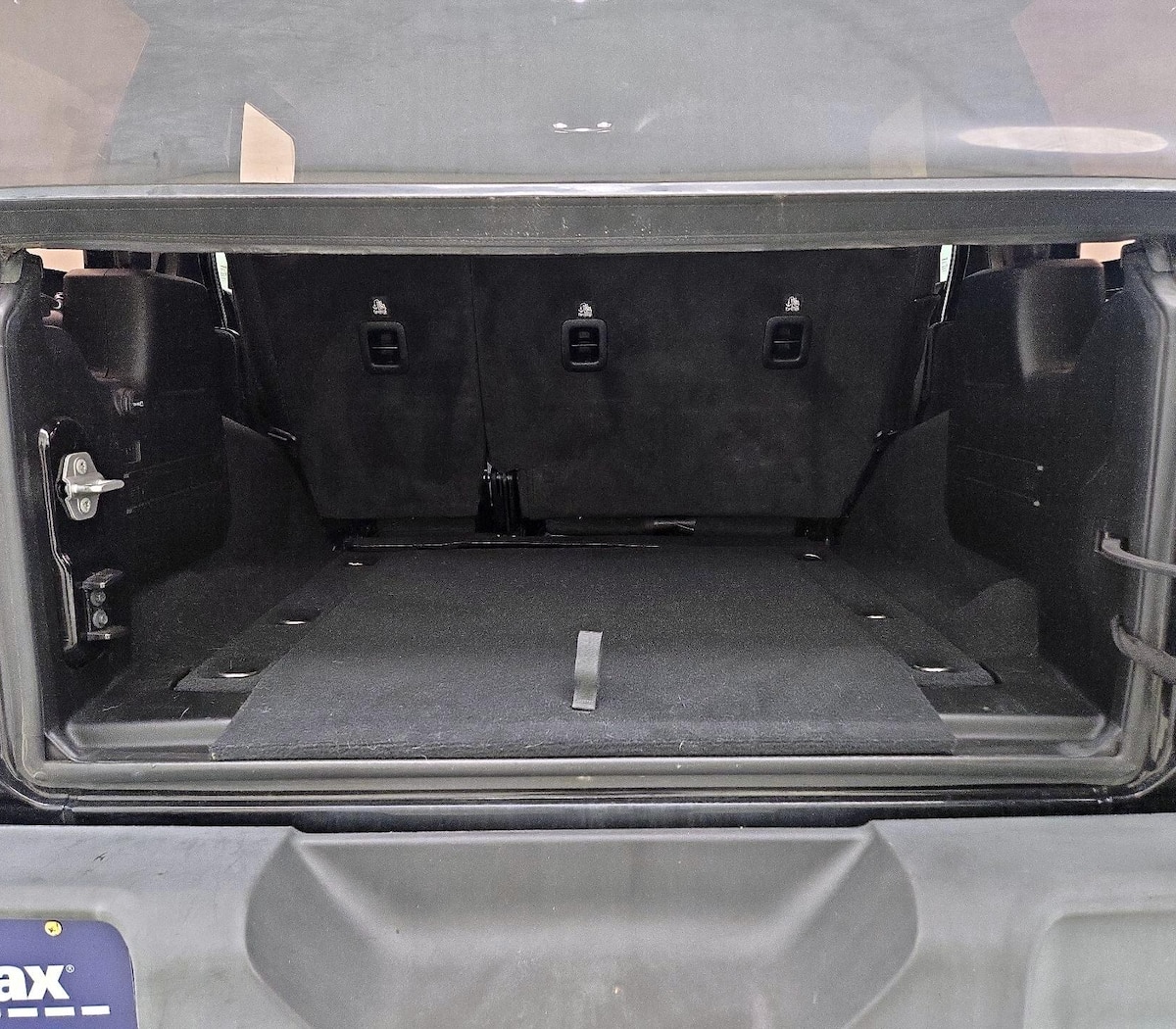 Trunk/Cargo (Seats Up)