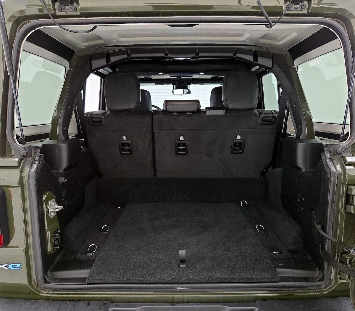 Trunk/Cargo (Seats Up)