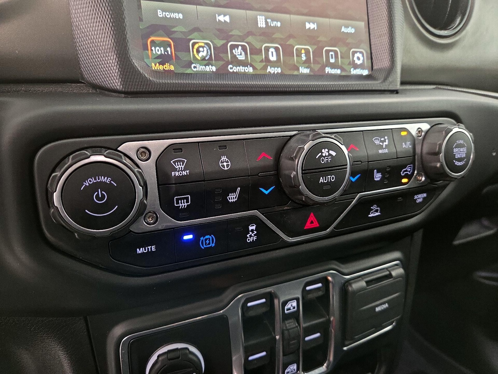 2023 Jeep Wrangler 4xe Willys 4XE - Photo 18