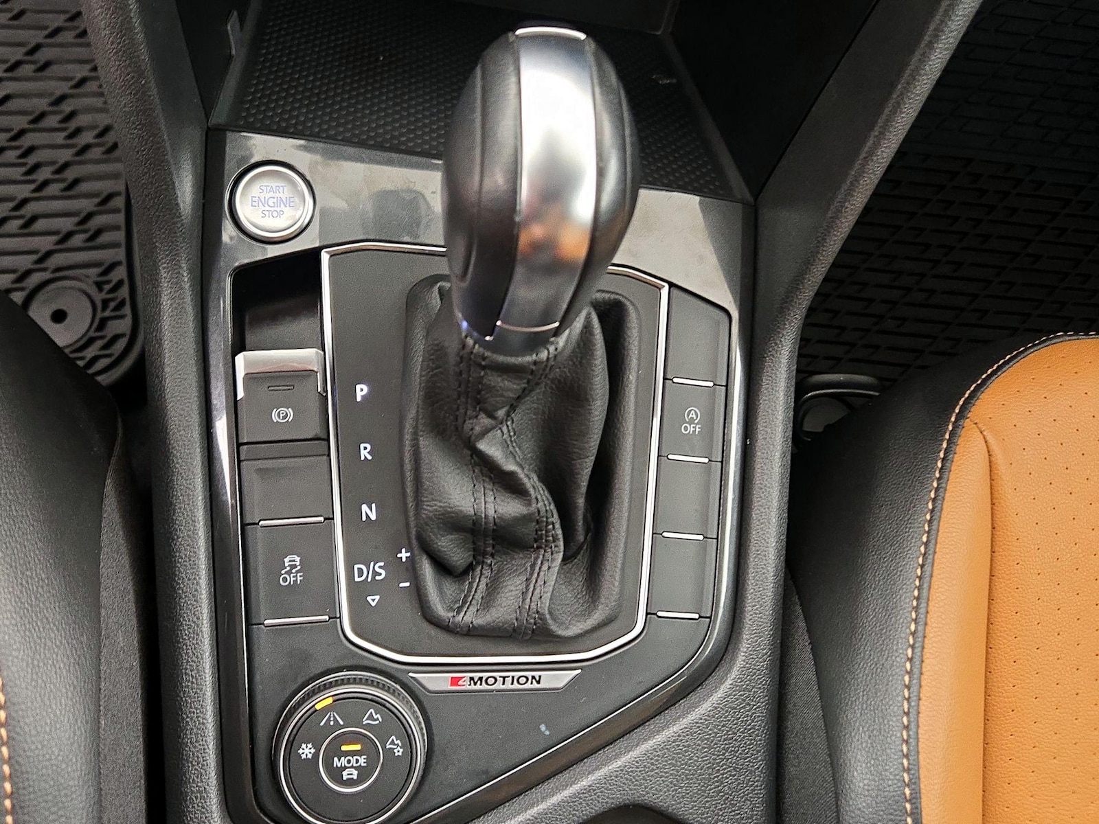 2018 Volkswagen Tiguan SEL - Photo 16