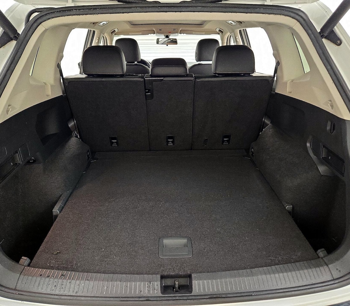 Trunk/Cargo (Seats Up)
