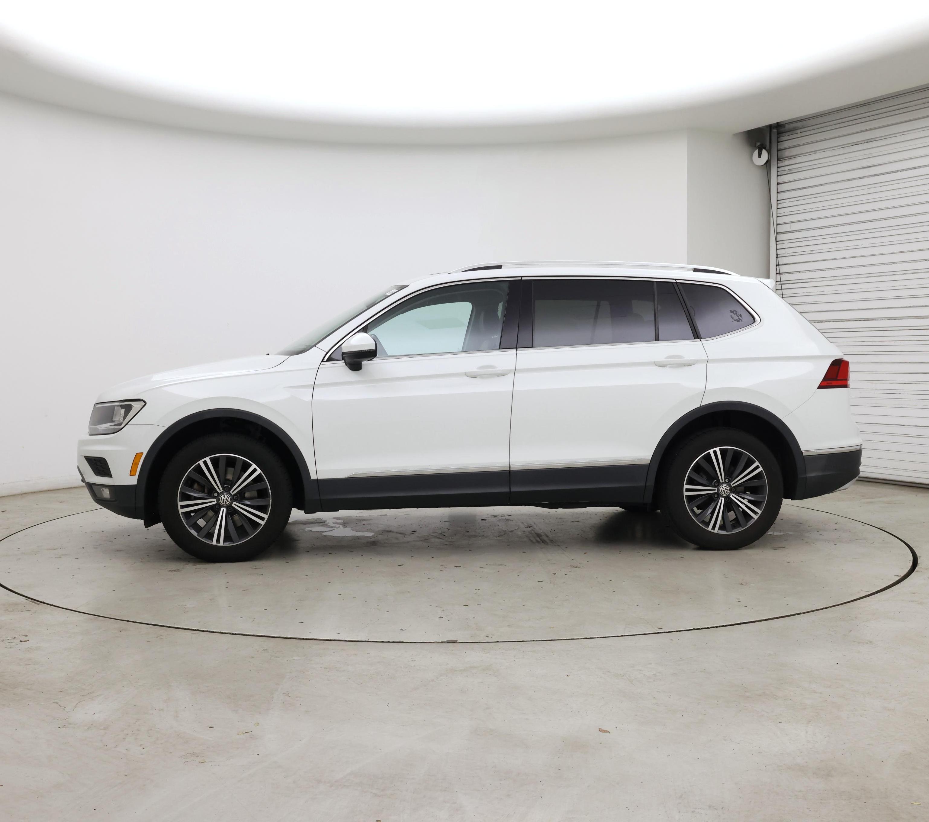 Thumbnail: 2018 Volkswagen Tiguan - 3