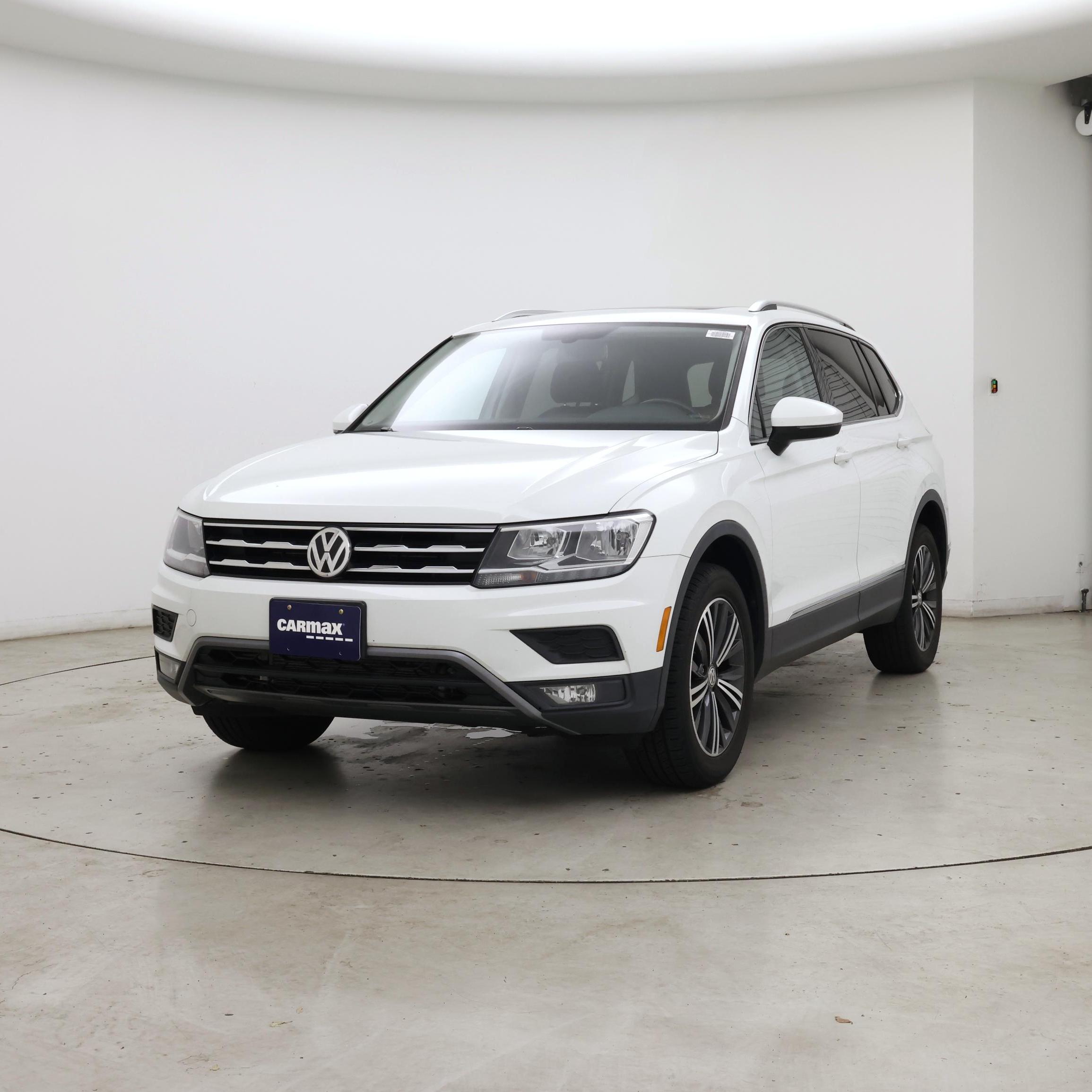 Thumbnail: 2018 Volkswagen Tiguan - 4