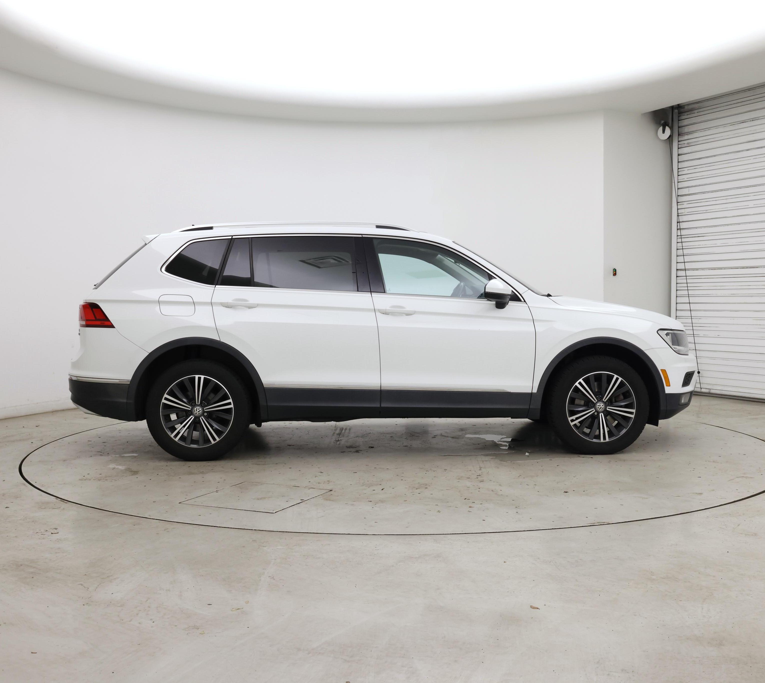 Thumbnail: 2018 Volkswagen Tiguan - 7