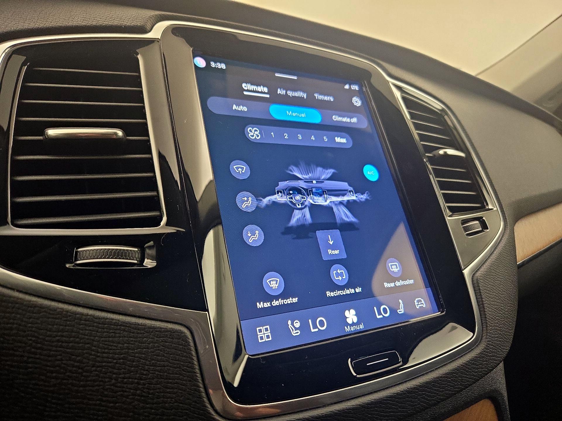 Thumbnail: 2024 Volvo XC90 - 16