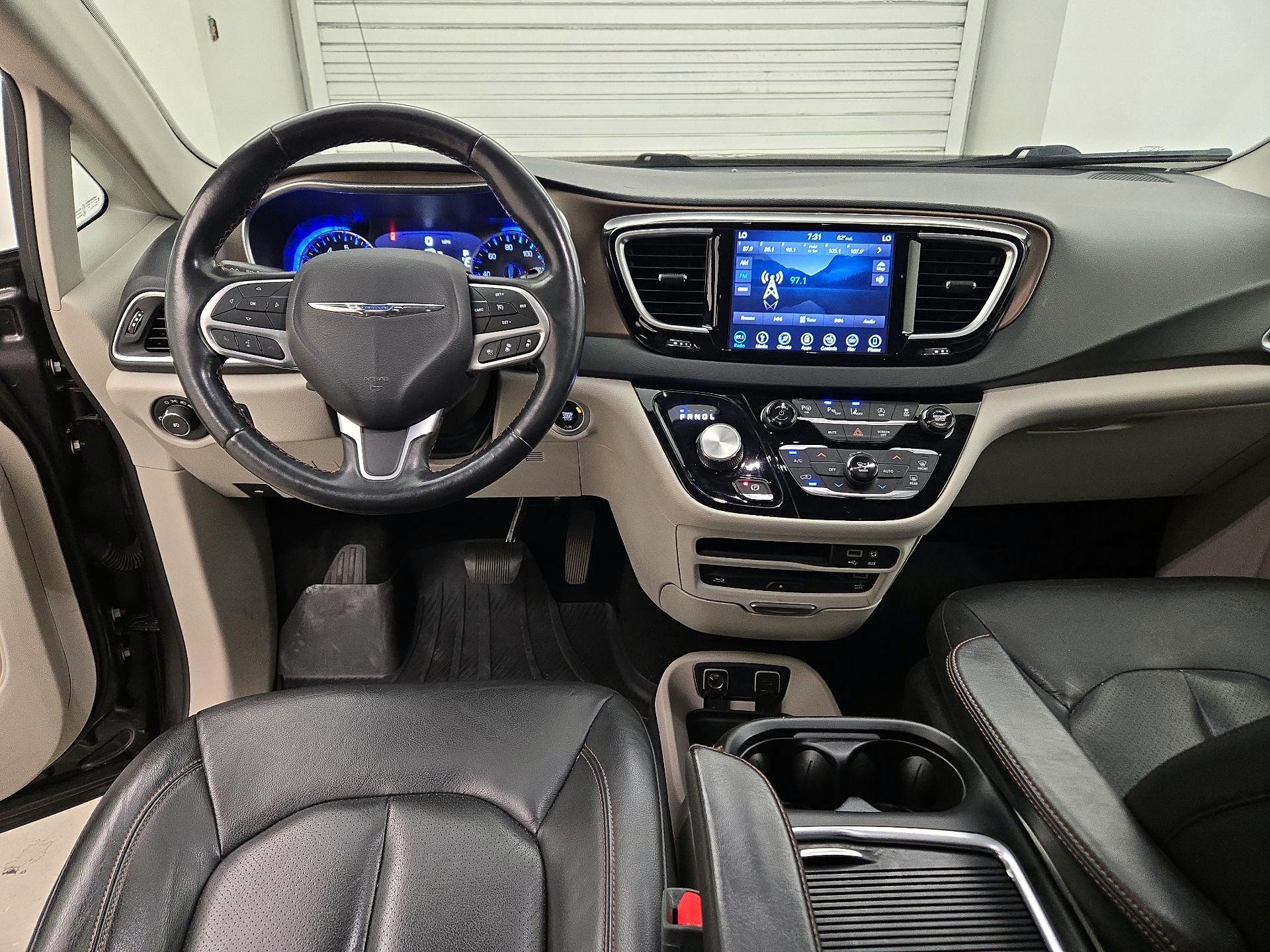 Thumbnail: 2019 Chrysler Pacifica - 9