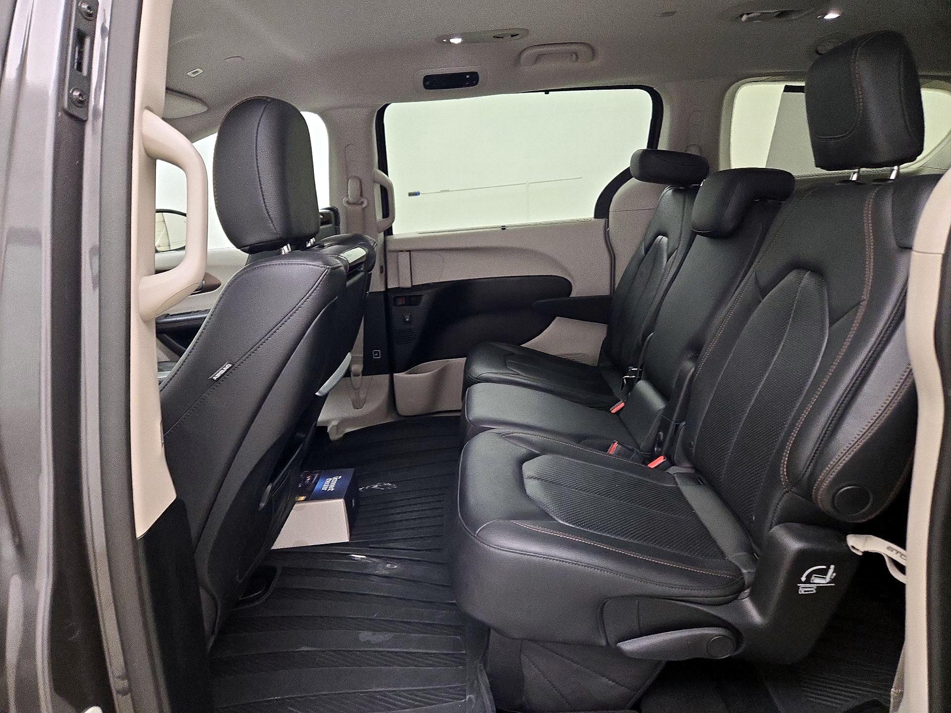 Thumbnail: 2019 Chrysler Pacifica - 19