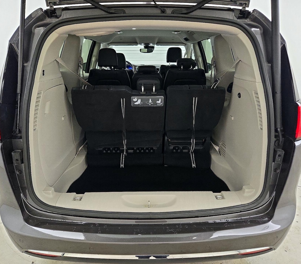 Trunk/Cargo (Seats Up)