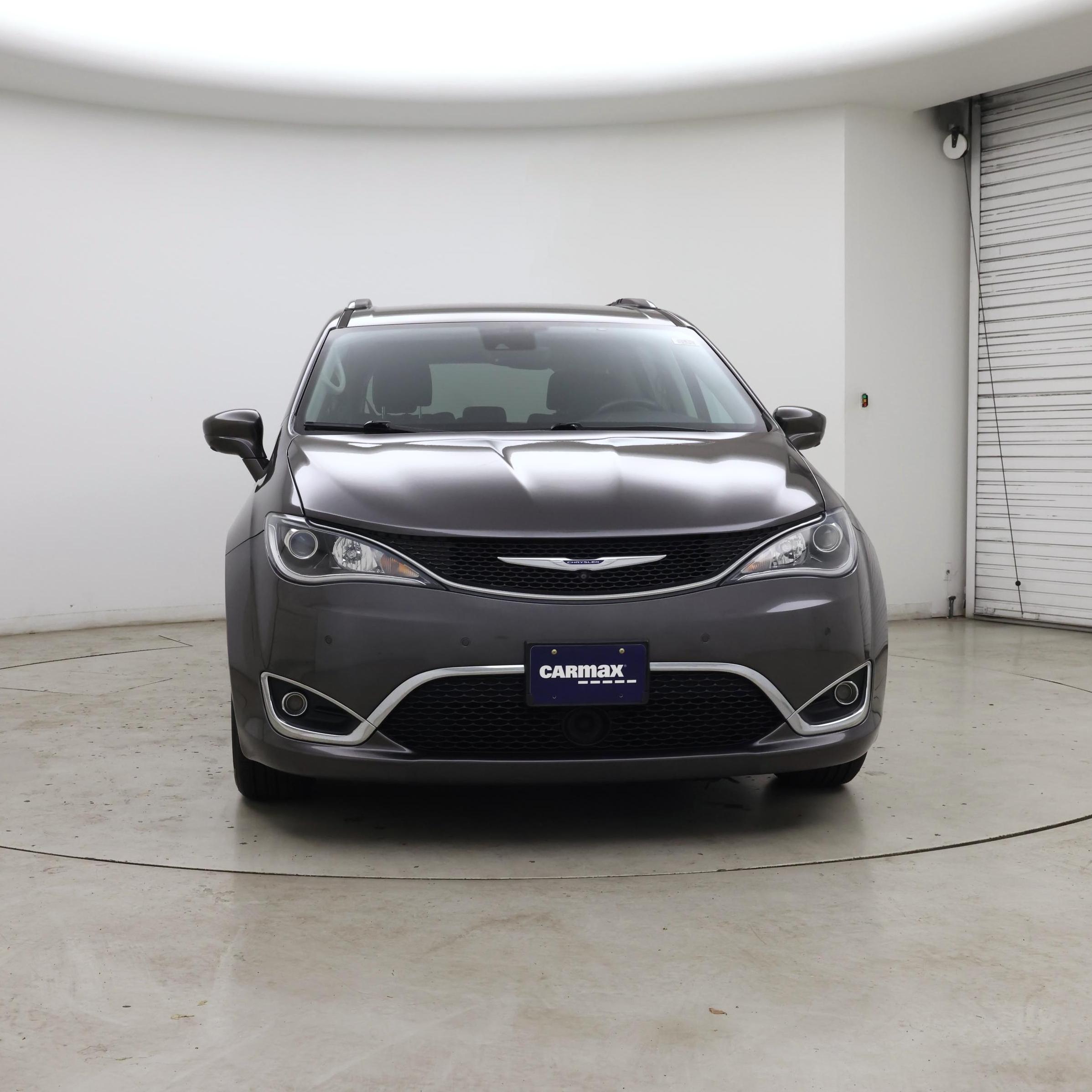 Thumbnail: 2019 Chrysler Pacifica - 5