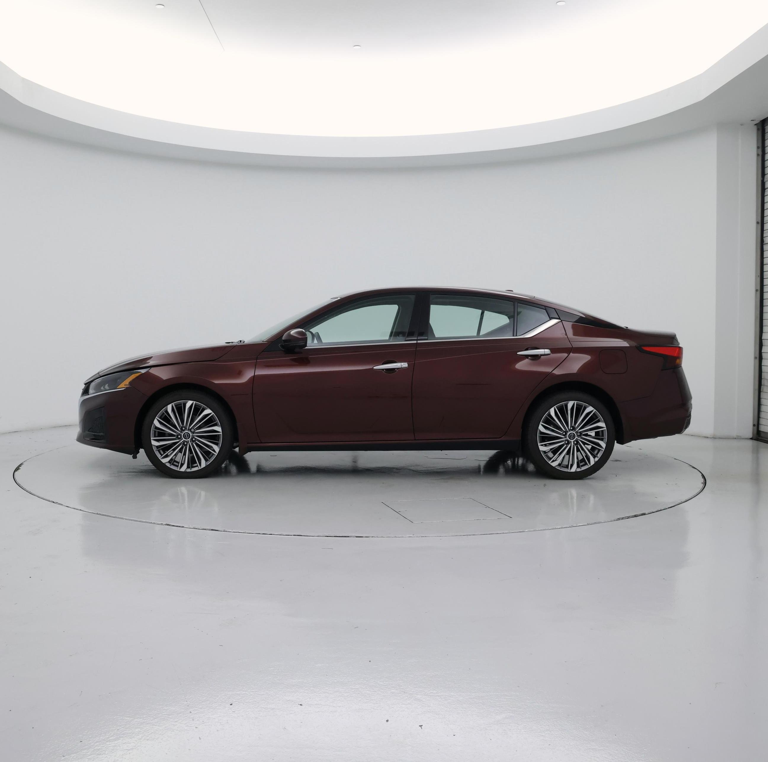 Thumbnail: 2023 Nissan Altima - 3