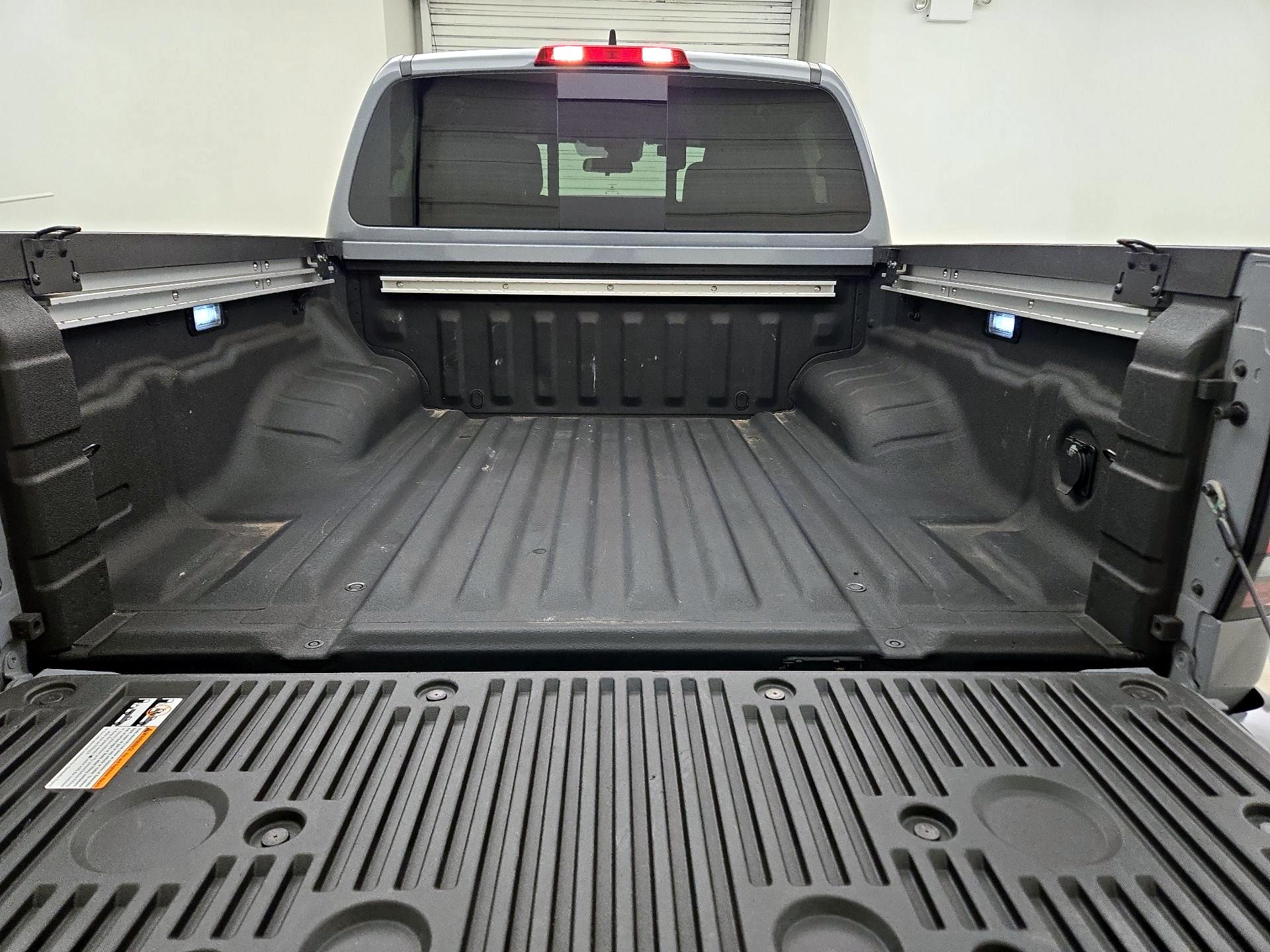 Thumbnail: 2023 Nissan Frontier - 17