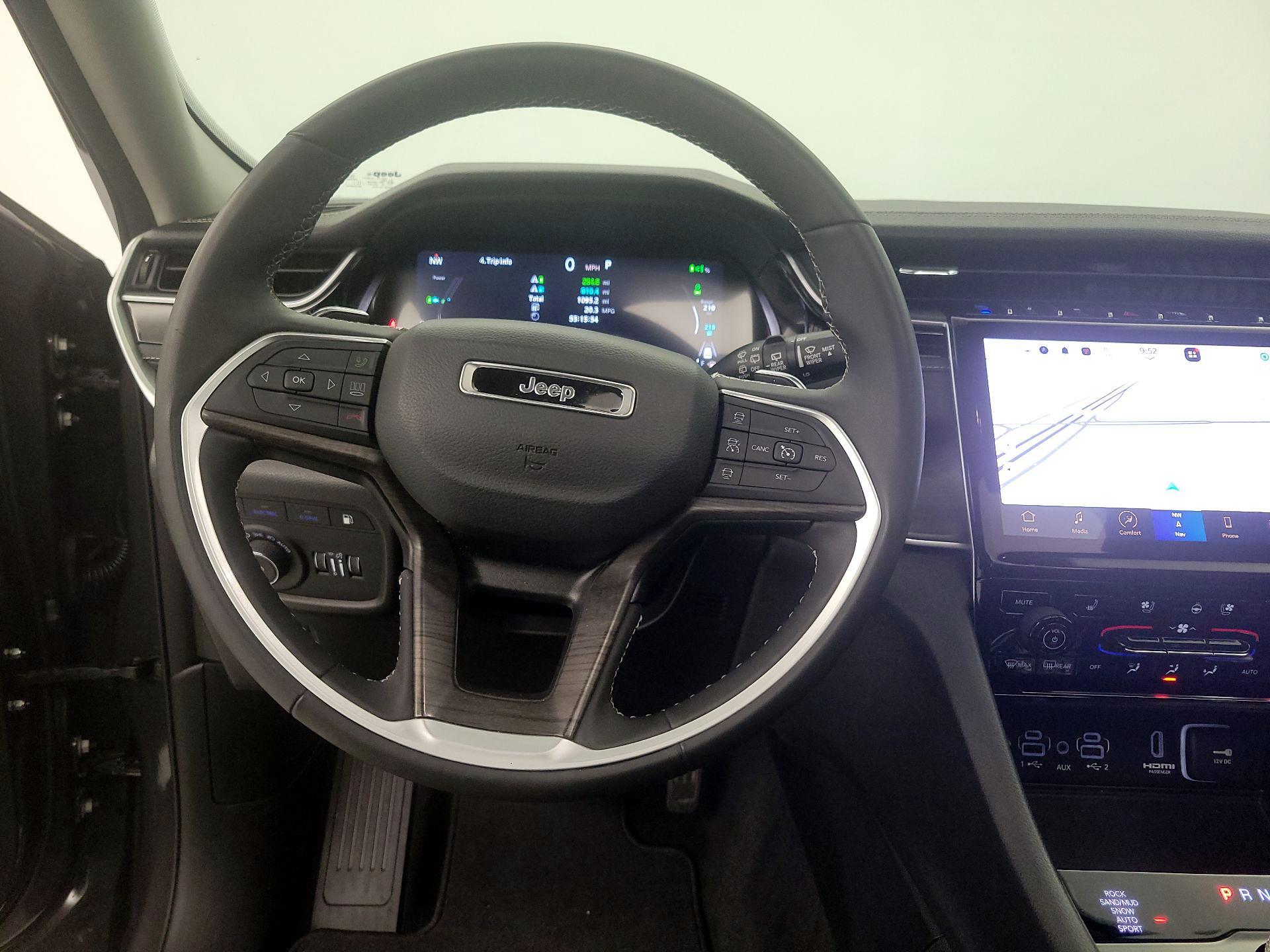Thumbnail: 2023 Jeep Grand Cherokee - 10