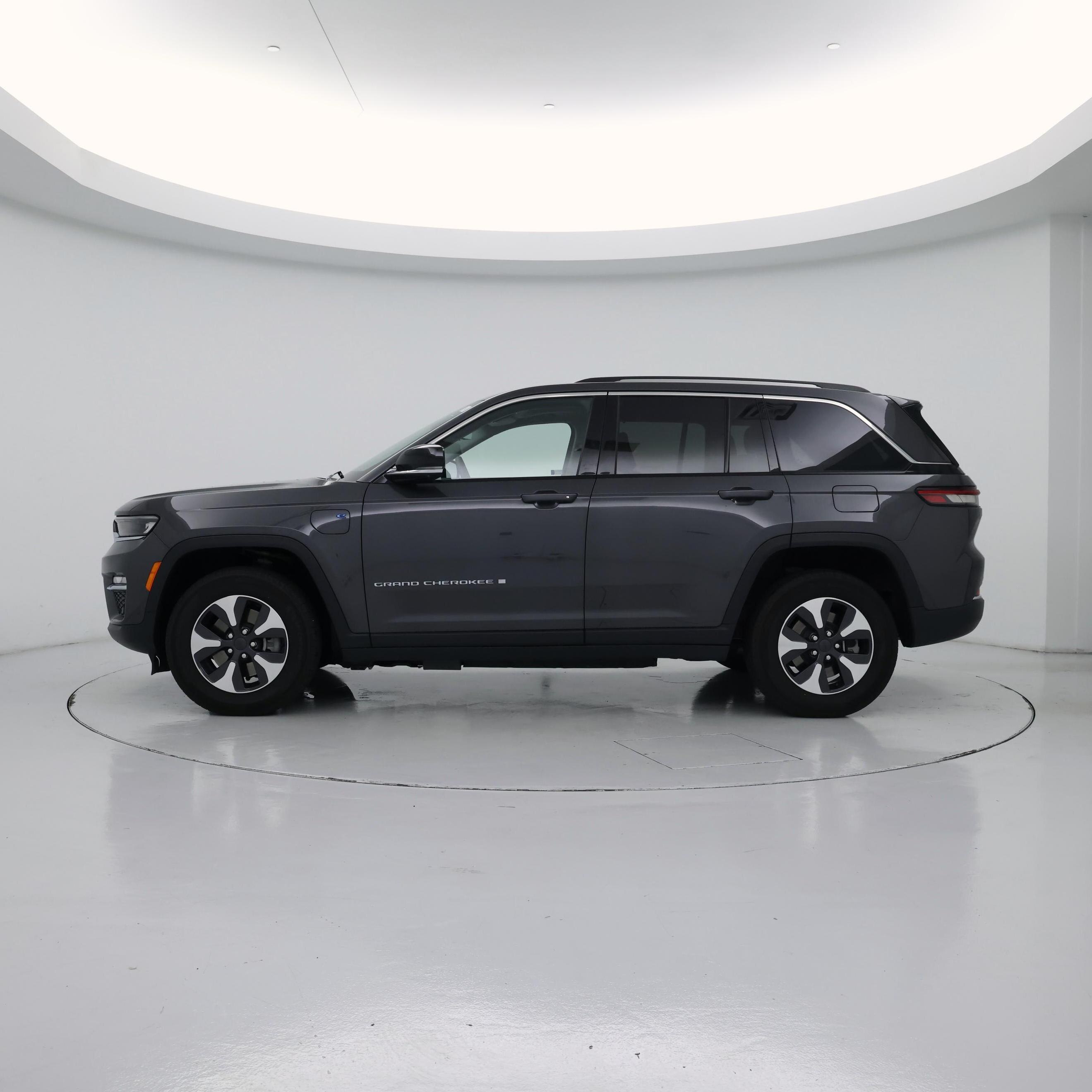 Thumbnail: 2023 Jeep Grand Cherokee - 3