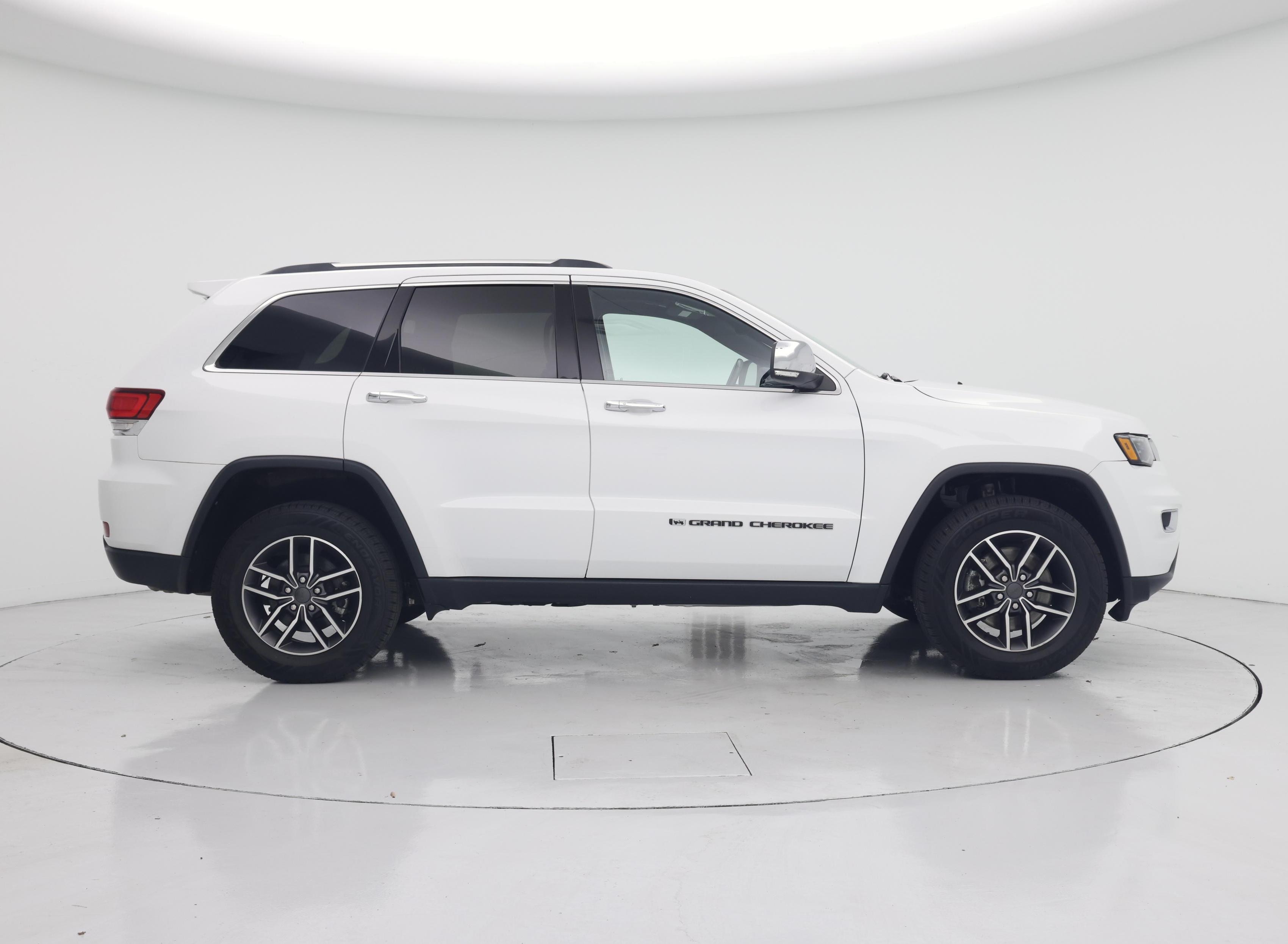 Thumbnail: 2022 Jeep Grand Cherokee - 7