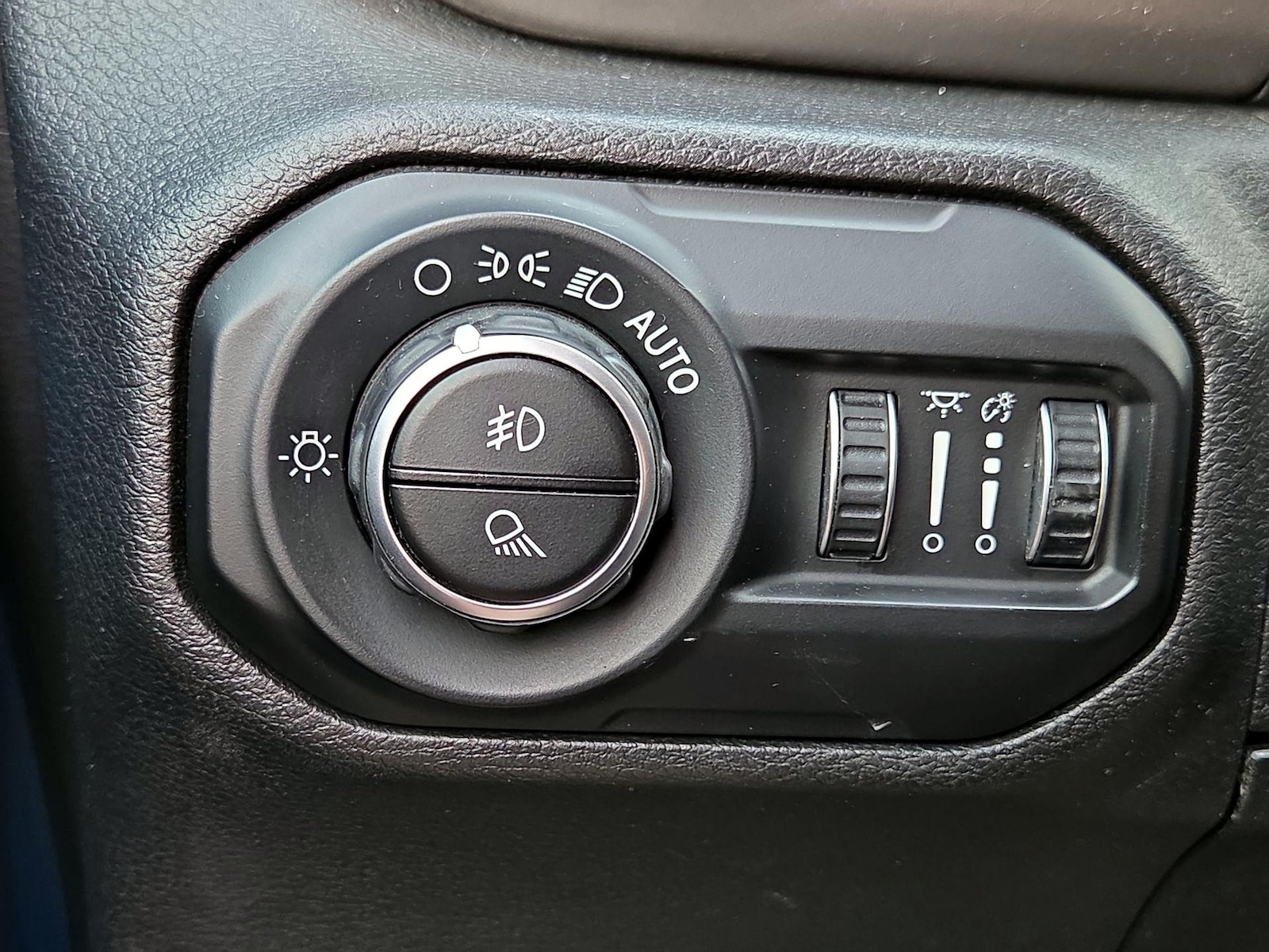2020 Jeep Gladiator Sport S - Photo 14
