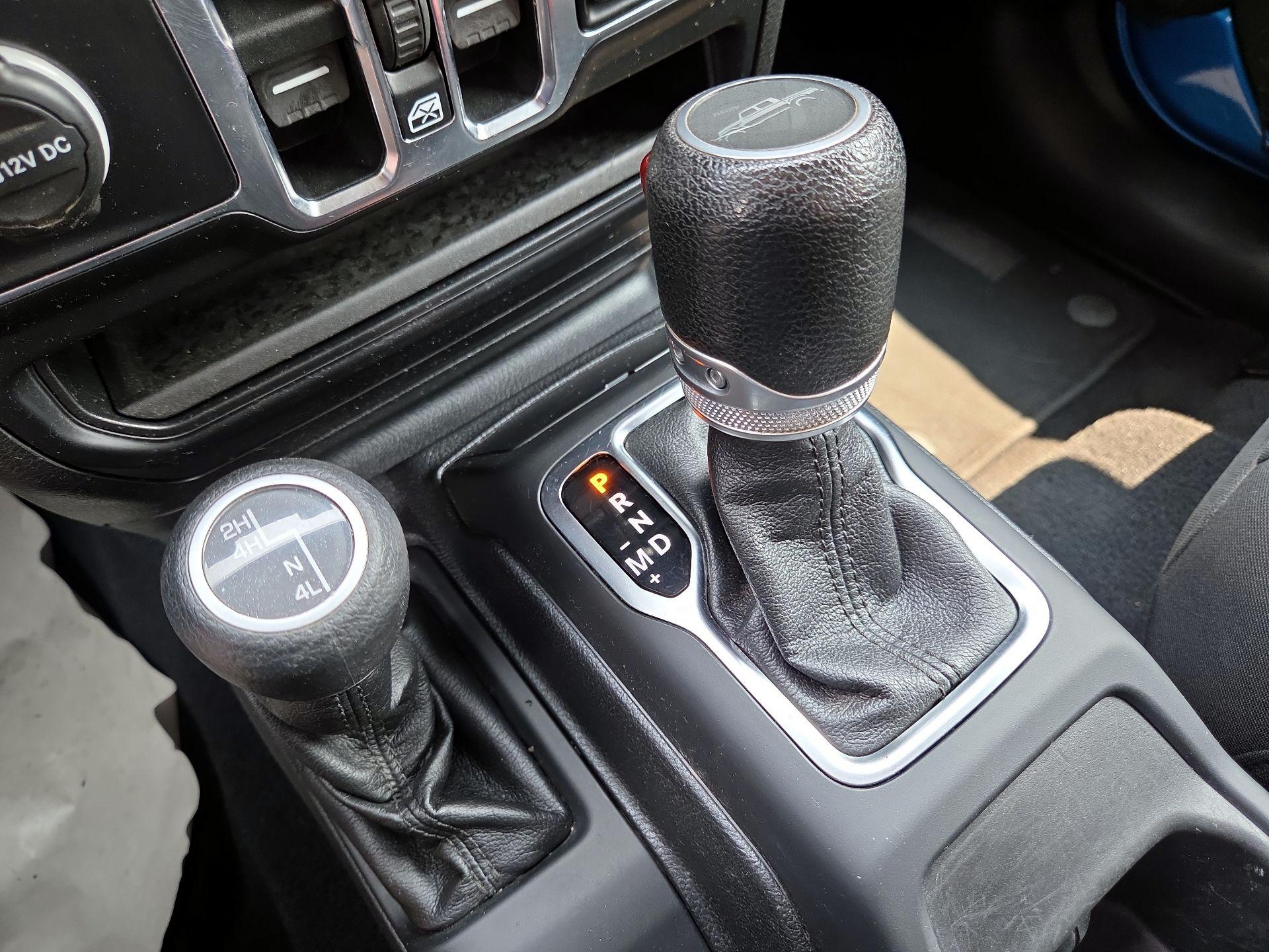 Thumbnail: 2020 Jeep Gladiator - 17