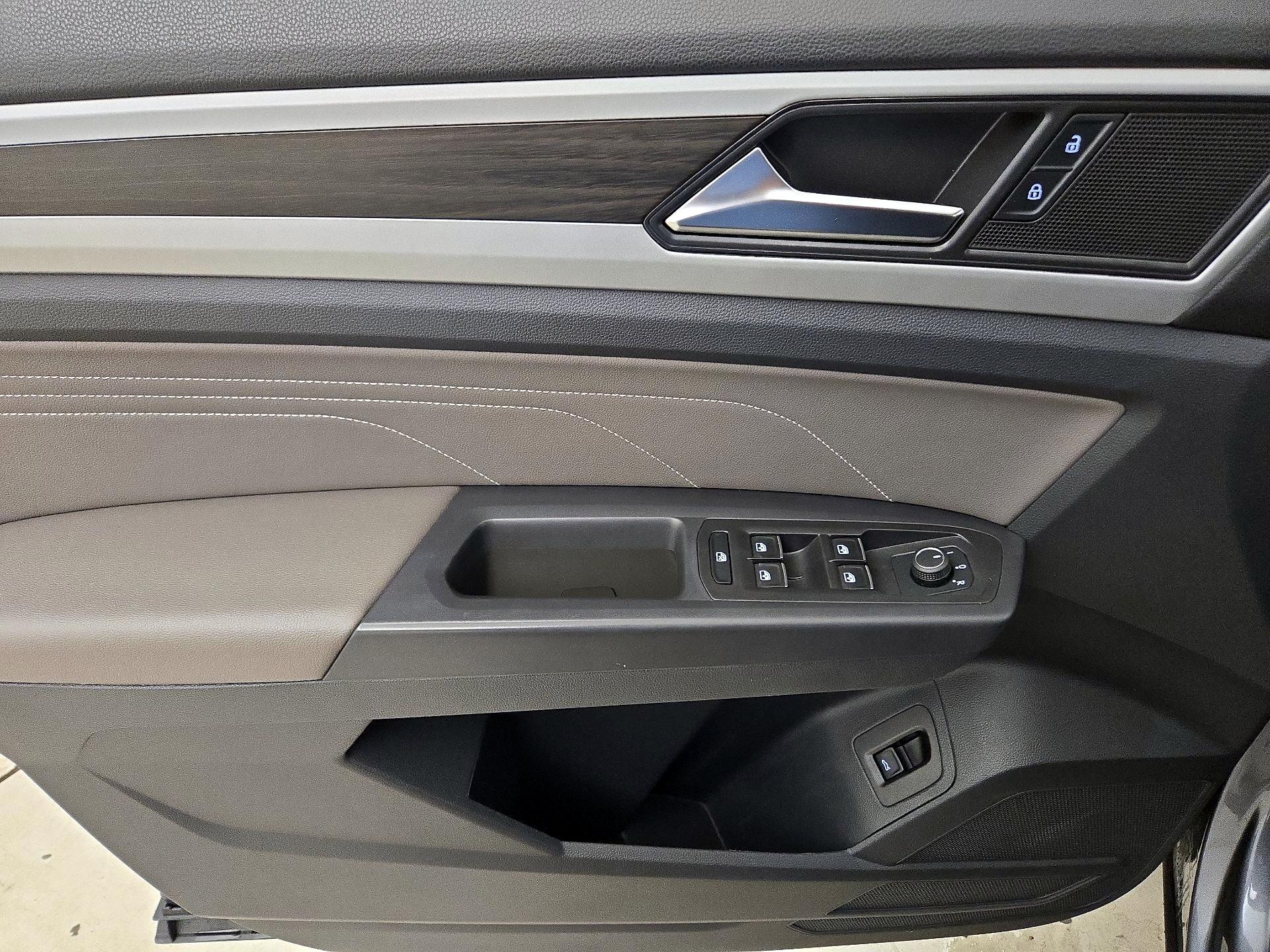 Thumbnail: 2022 Volkswagen Atlas - 12