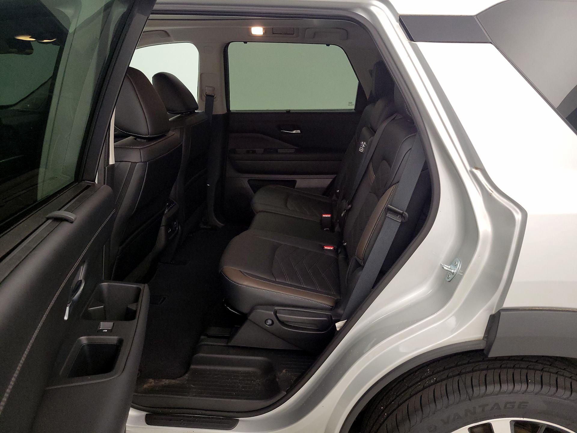 Thumbnail: 2024 Nissan Pathfinder - 17