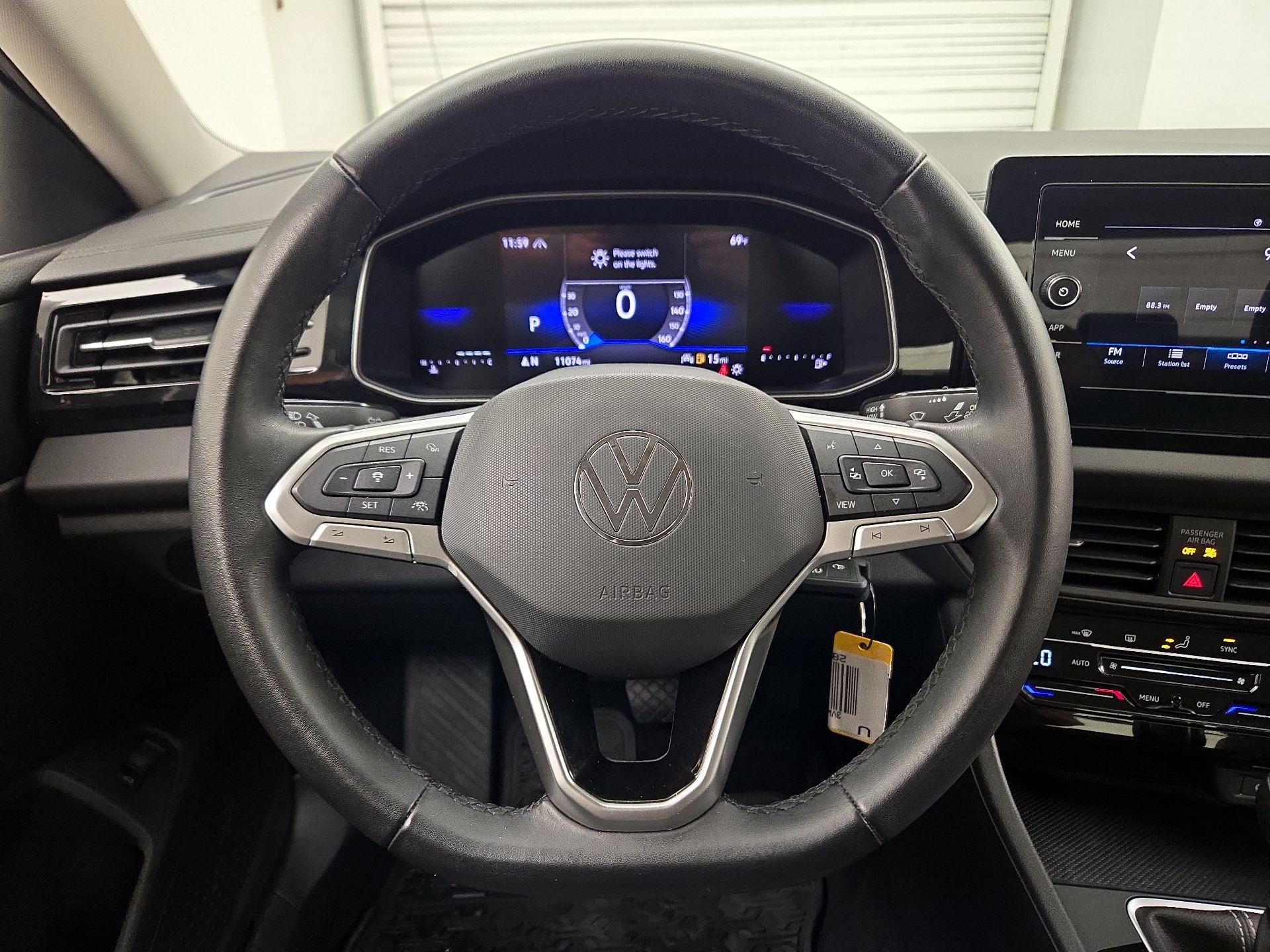 Thumbnail: 2025 Volkswagen Jetta - 10