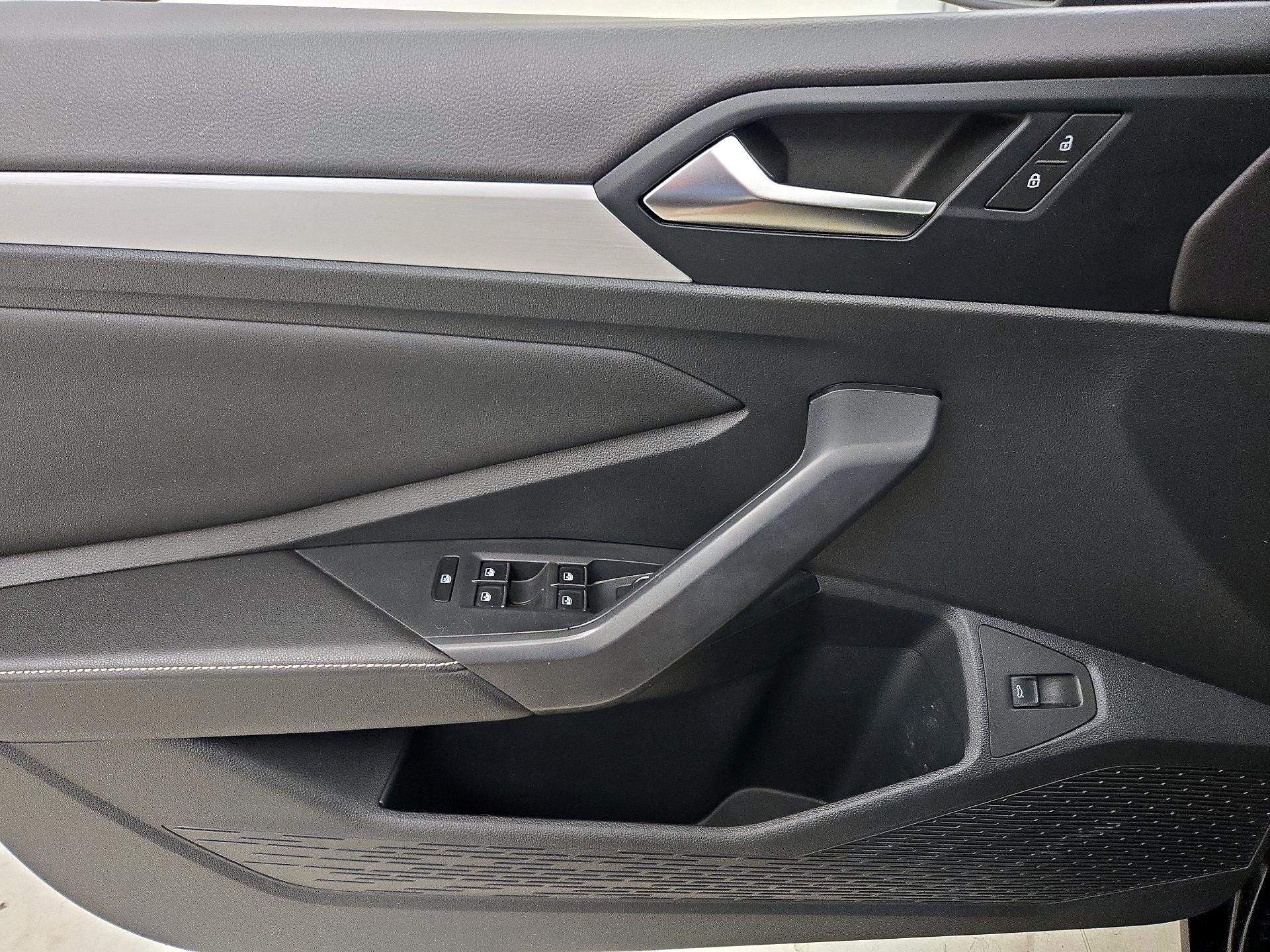 Thumbnail: 2025 Volkswagen Jetta - 12