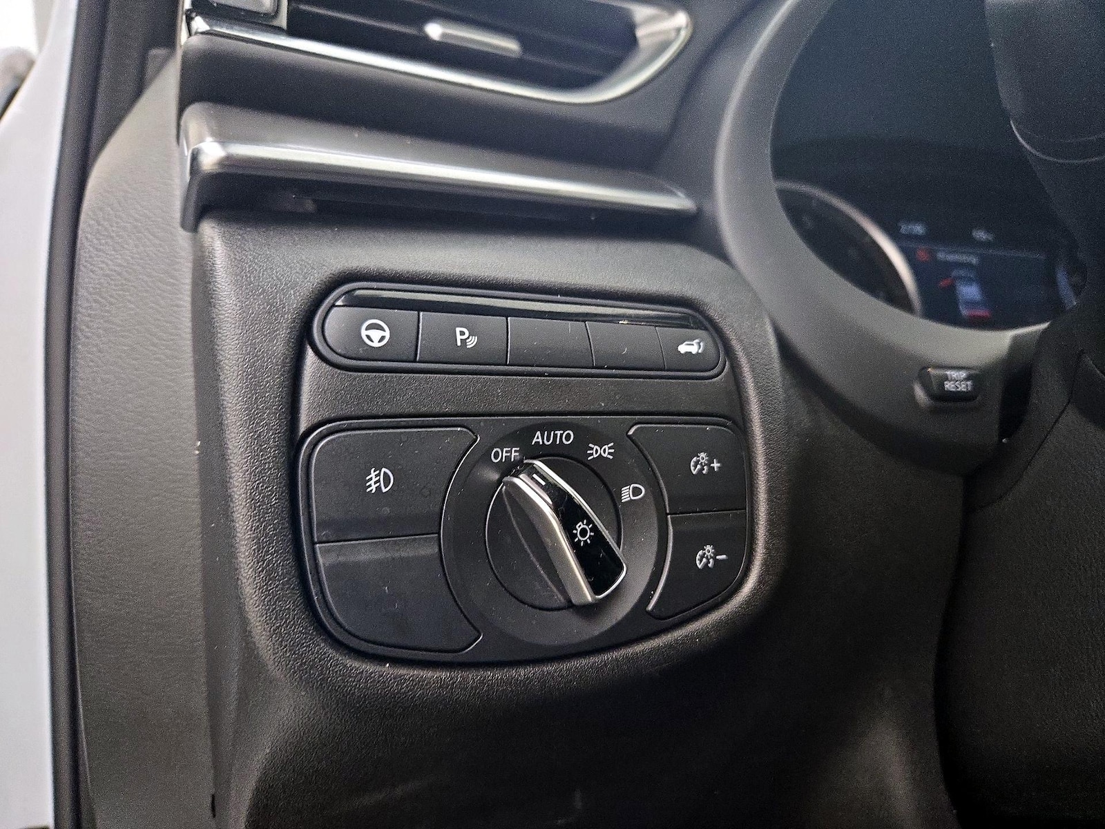 2023 INFINITI QX55 Essential - Photo 14
