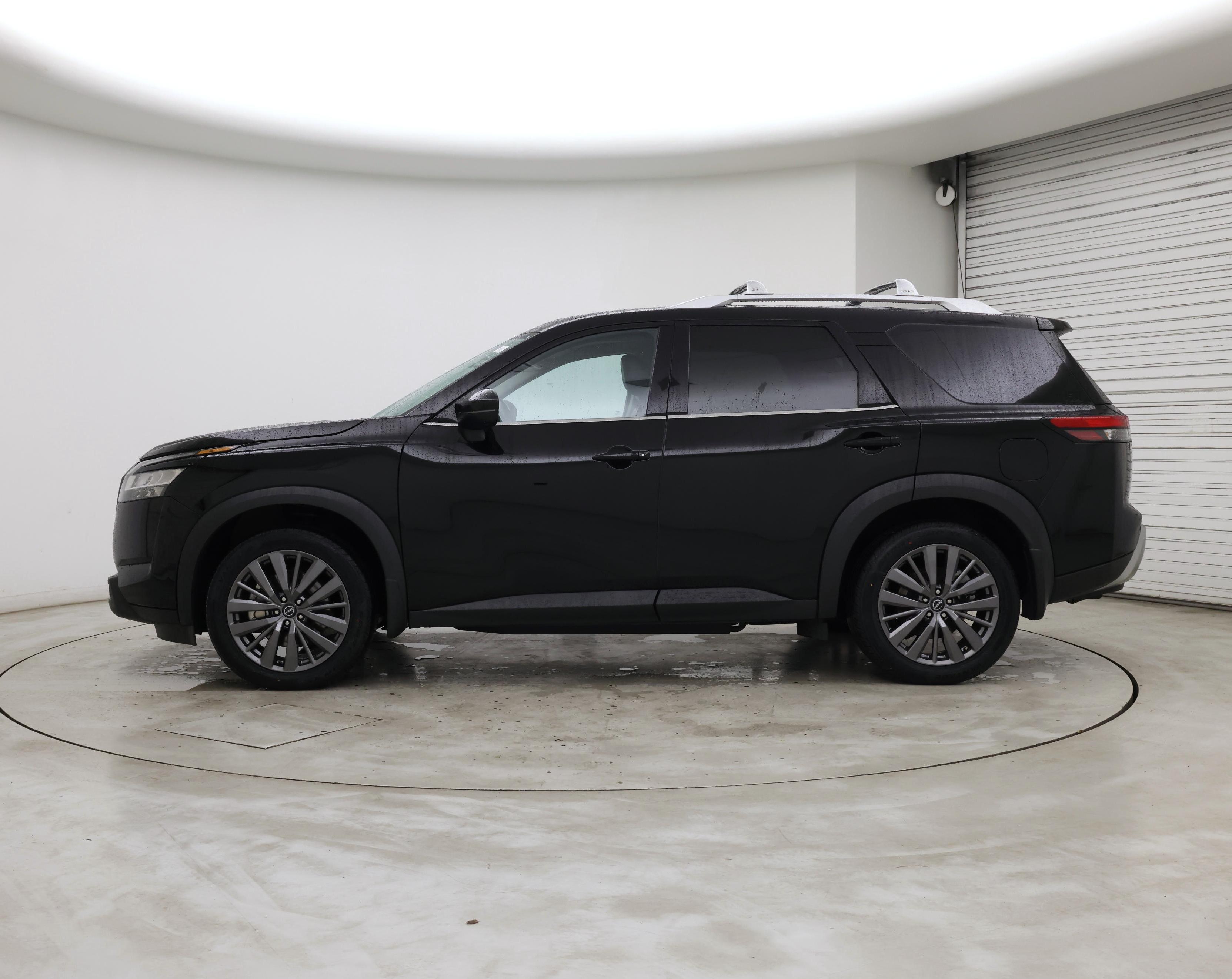 Thumbnail: 2024 Nissan Pathfinder - 3