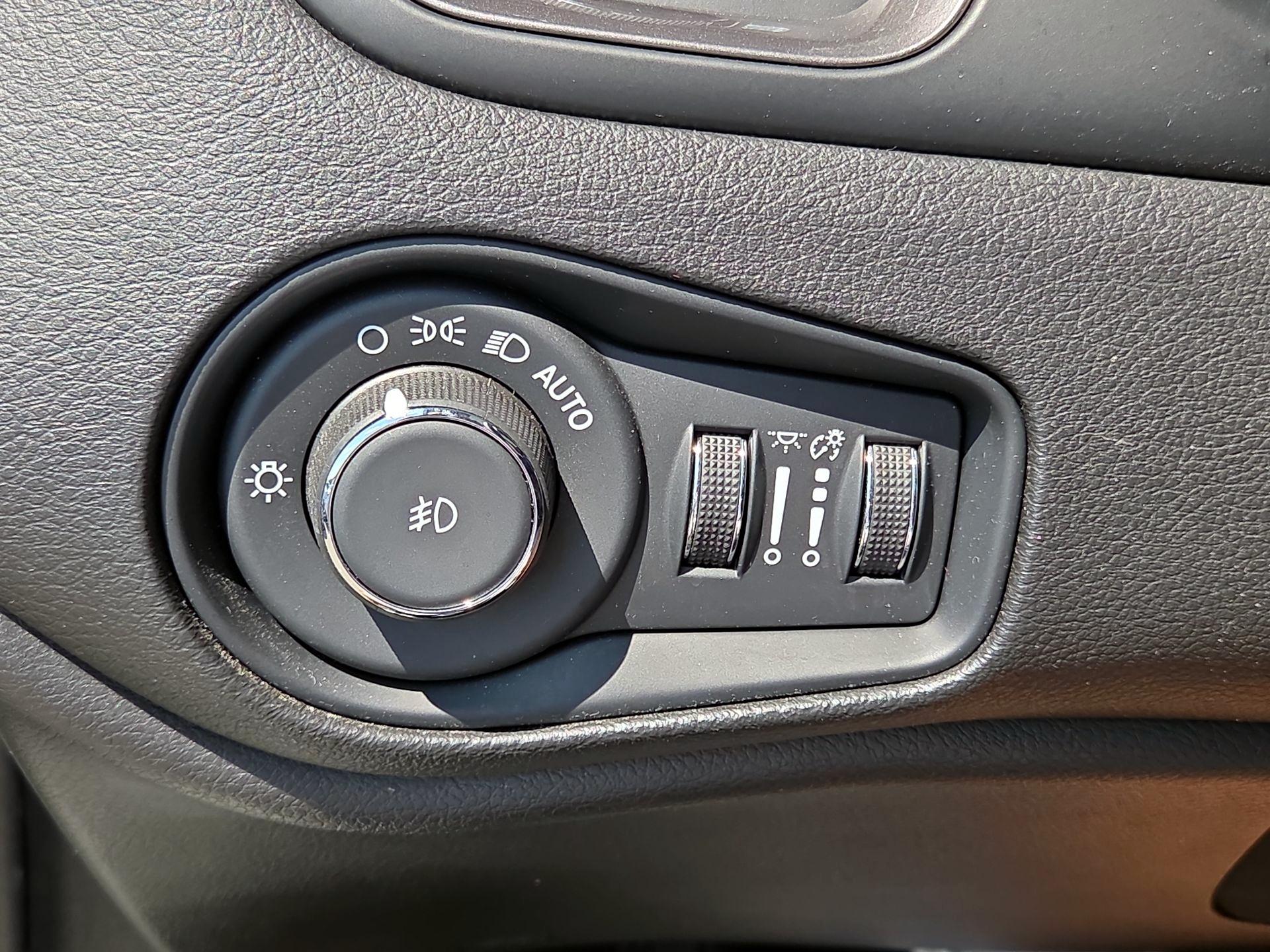 Thumbnail: 2023 Jeep Renegade - 13