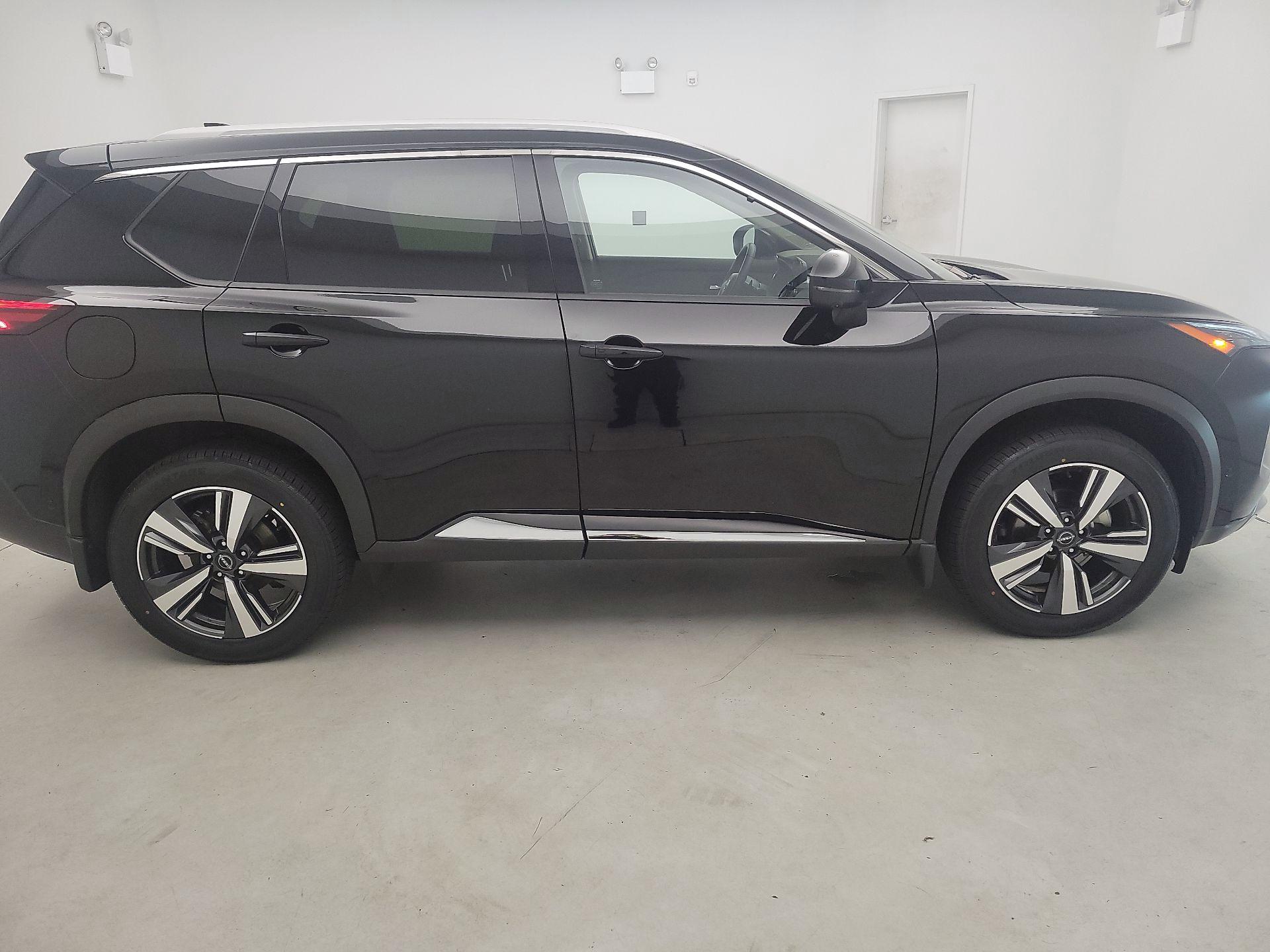 Thumbnail: 2023 Nissan Rogue - 4