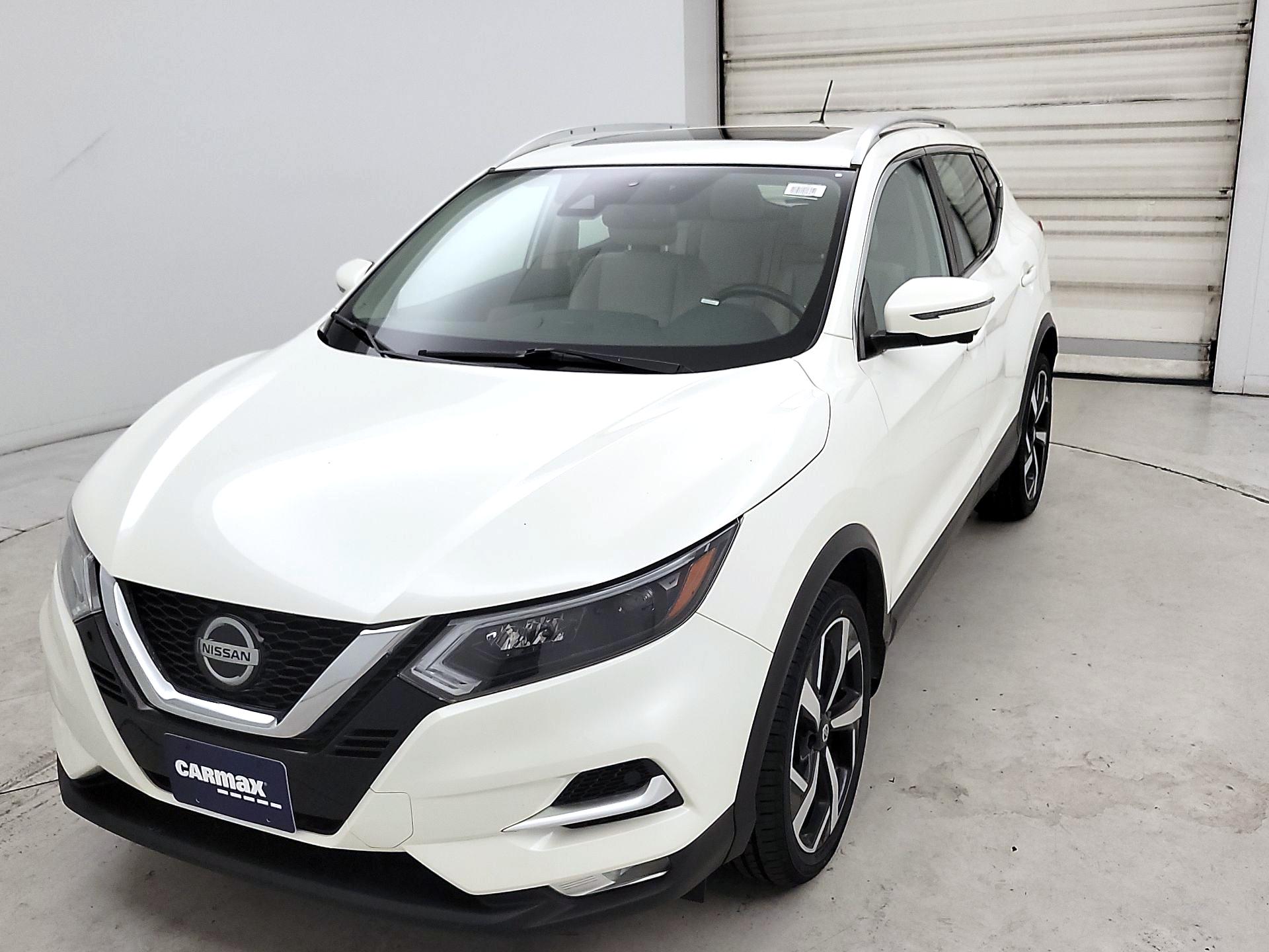 Thumbnail: 2022 Nissan Rogue Sport - 3