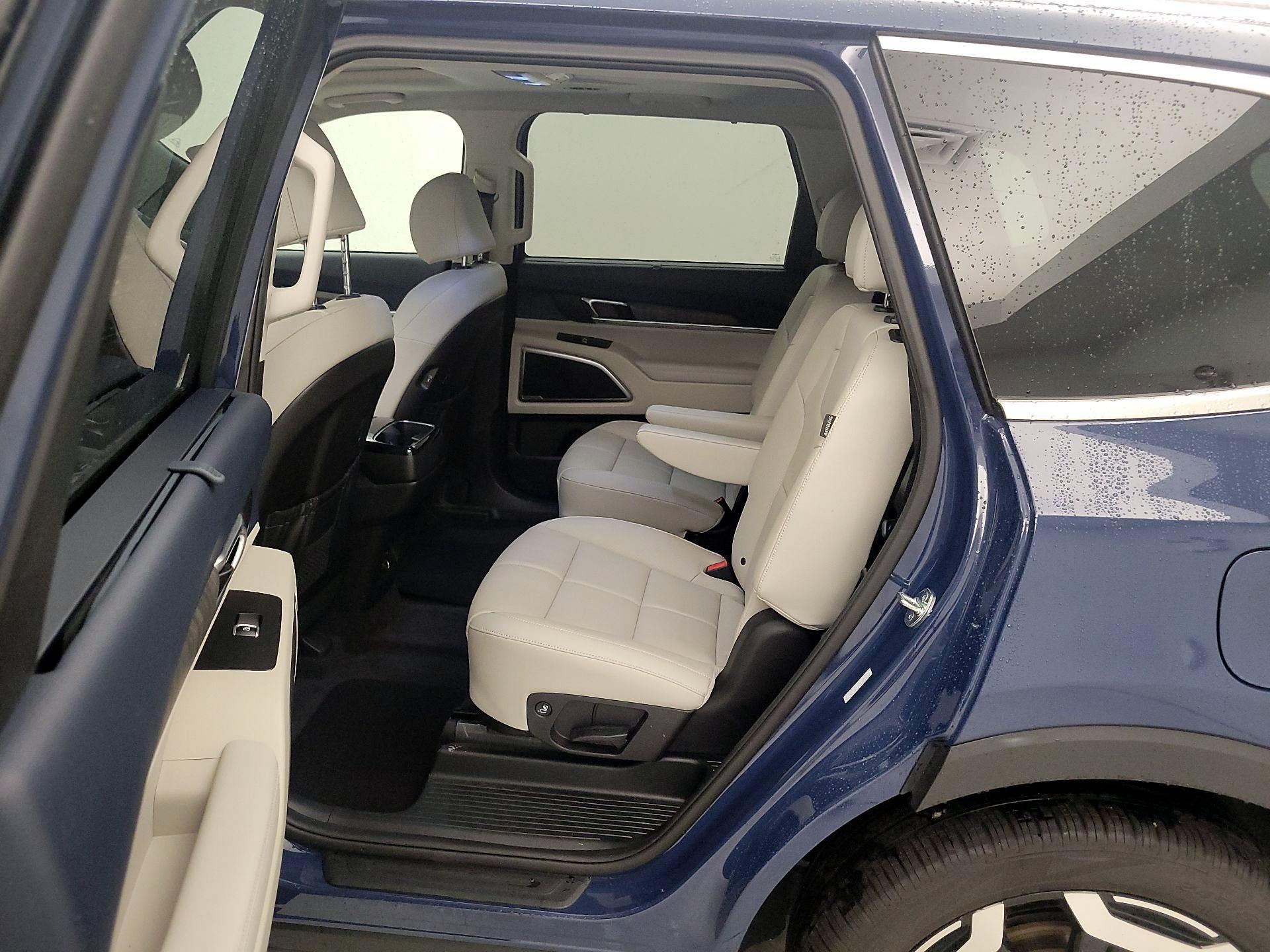 Thumbnail: 2024 Kia Telluride - 17