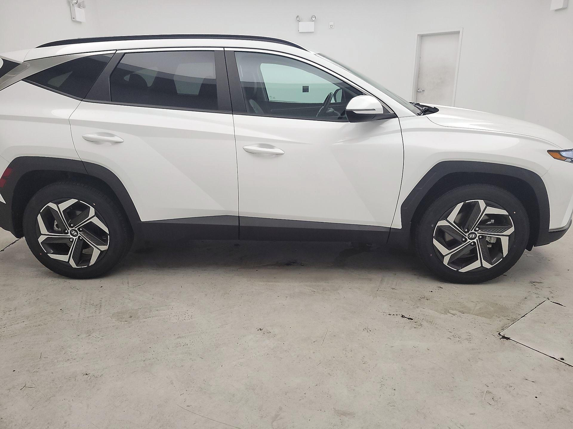 Thumbnail: 2023 Hyundai Tucson - 4