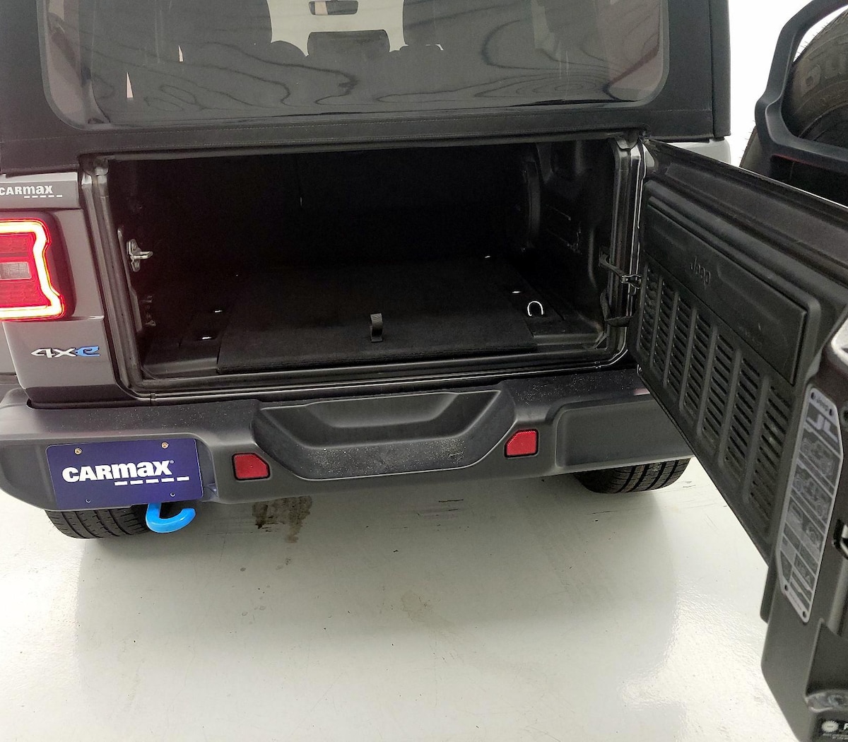Trunk/Cargo (Seats Up)