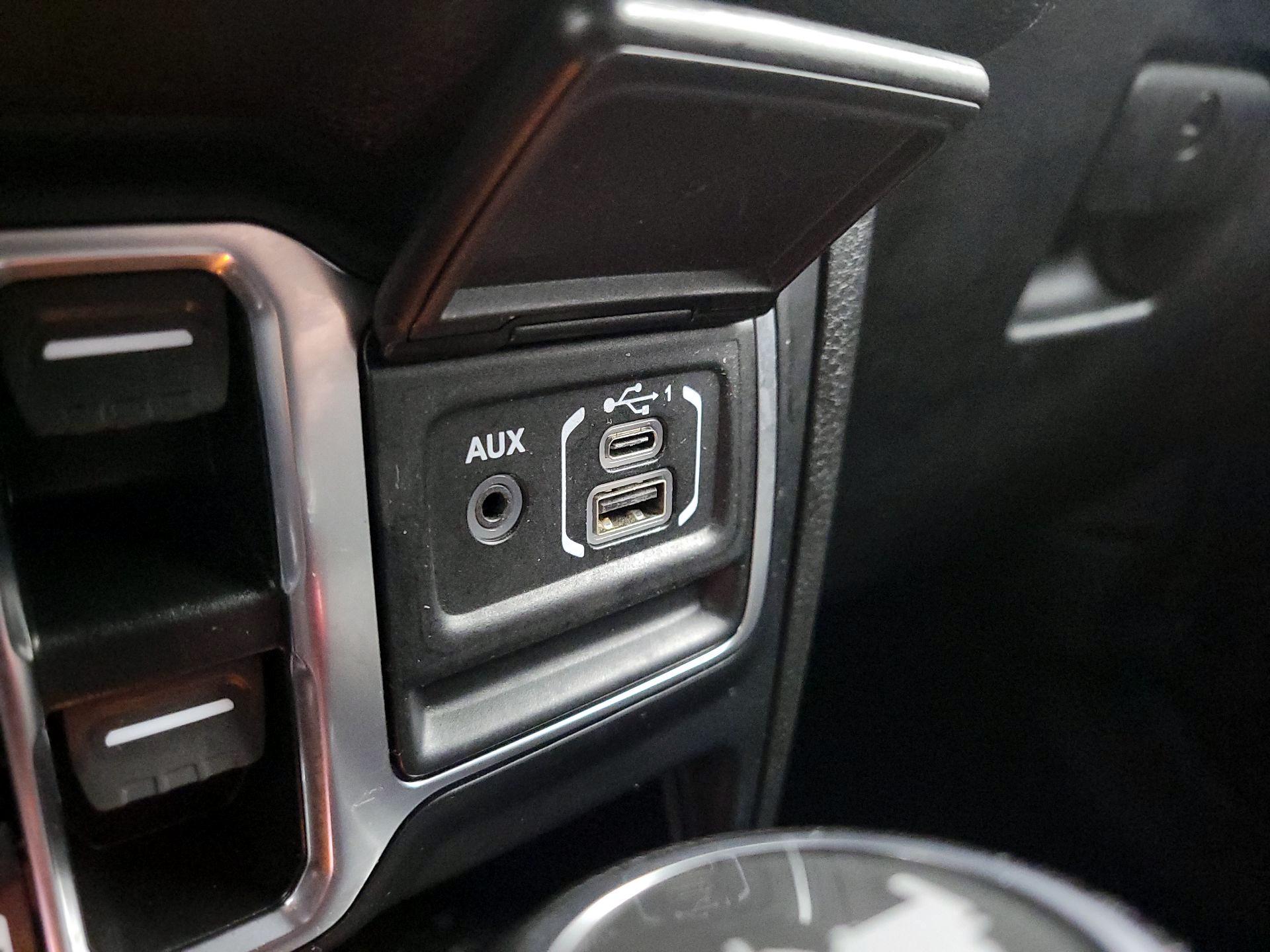 Thumbnail: 2024 Jeep Wrangler - 18