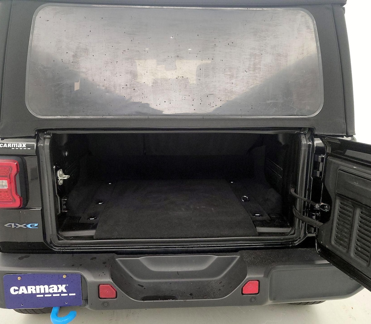 Trunk/Cargo (Seats Up)