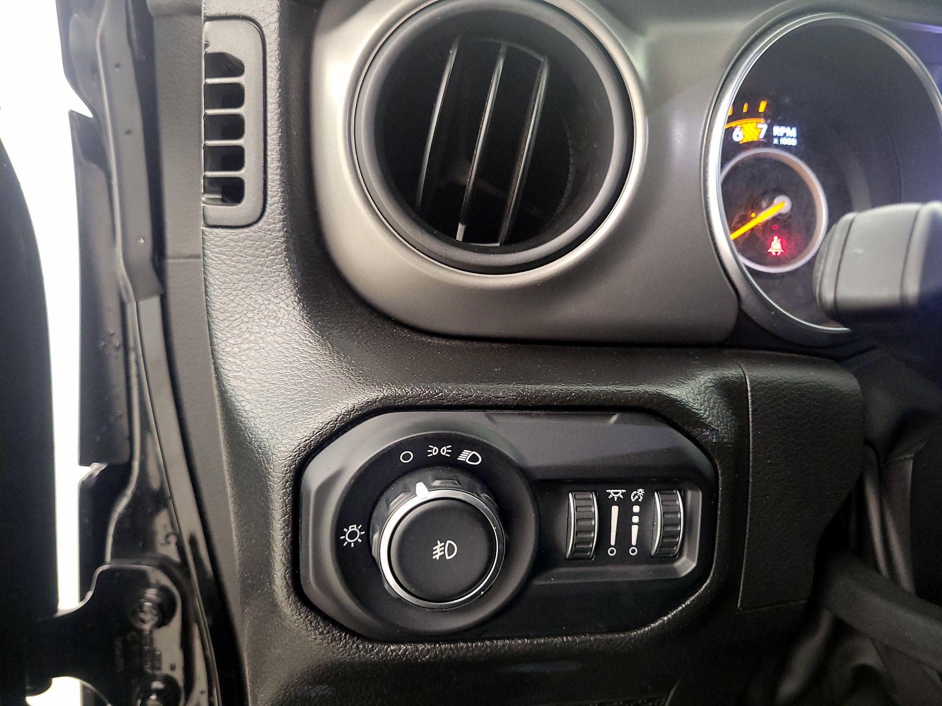 Thumbnail: 2022 Jeep Wrangler - 11