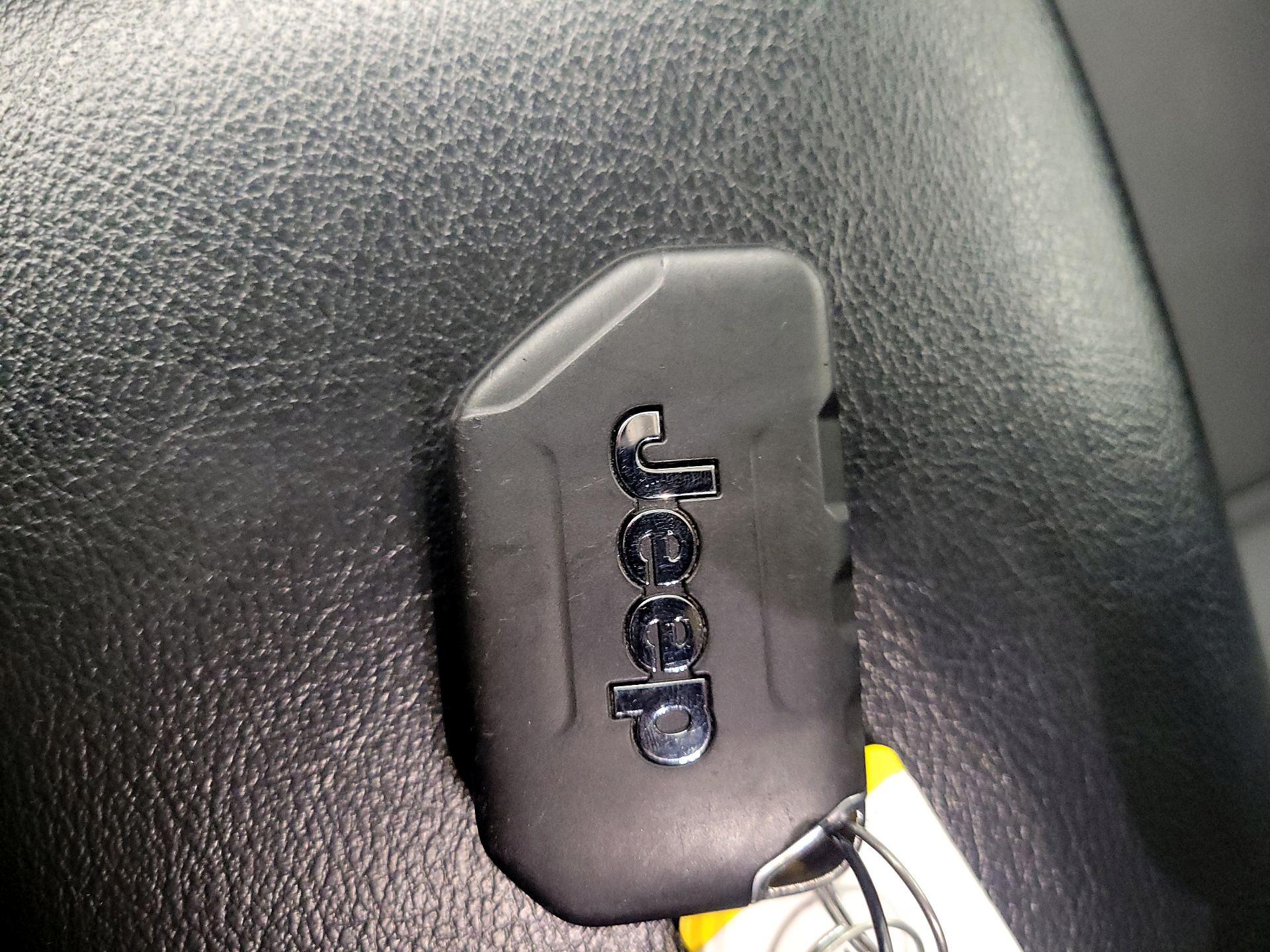 Thumbnail: 2022 Jeep Wrangler - 19