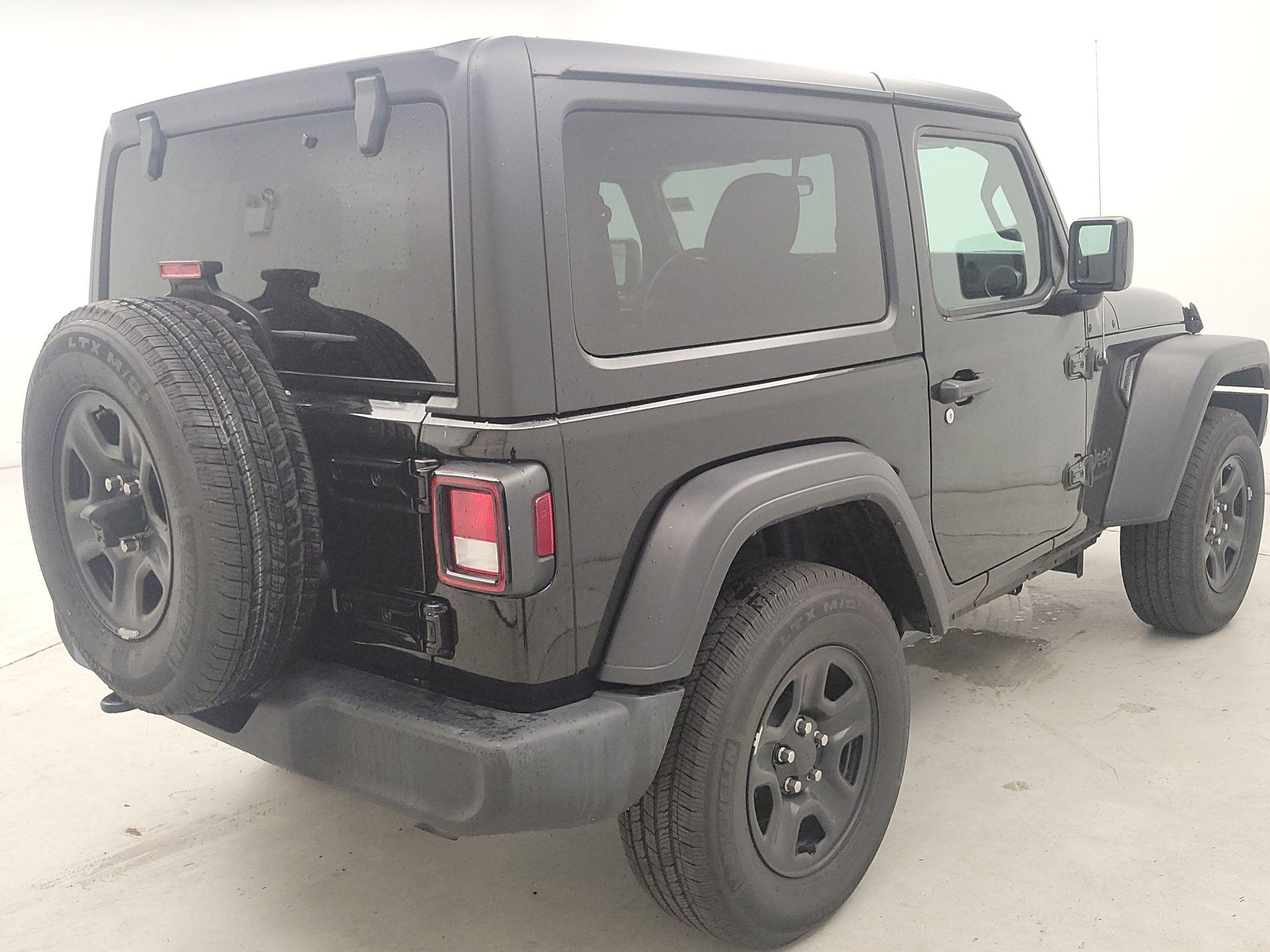 Thumbnail: 2022 Jeep Wrangler - 5