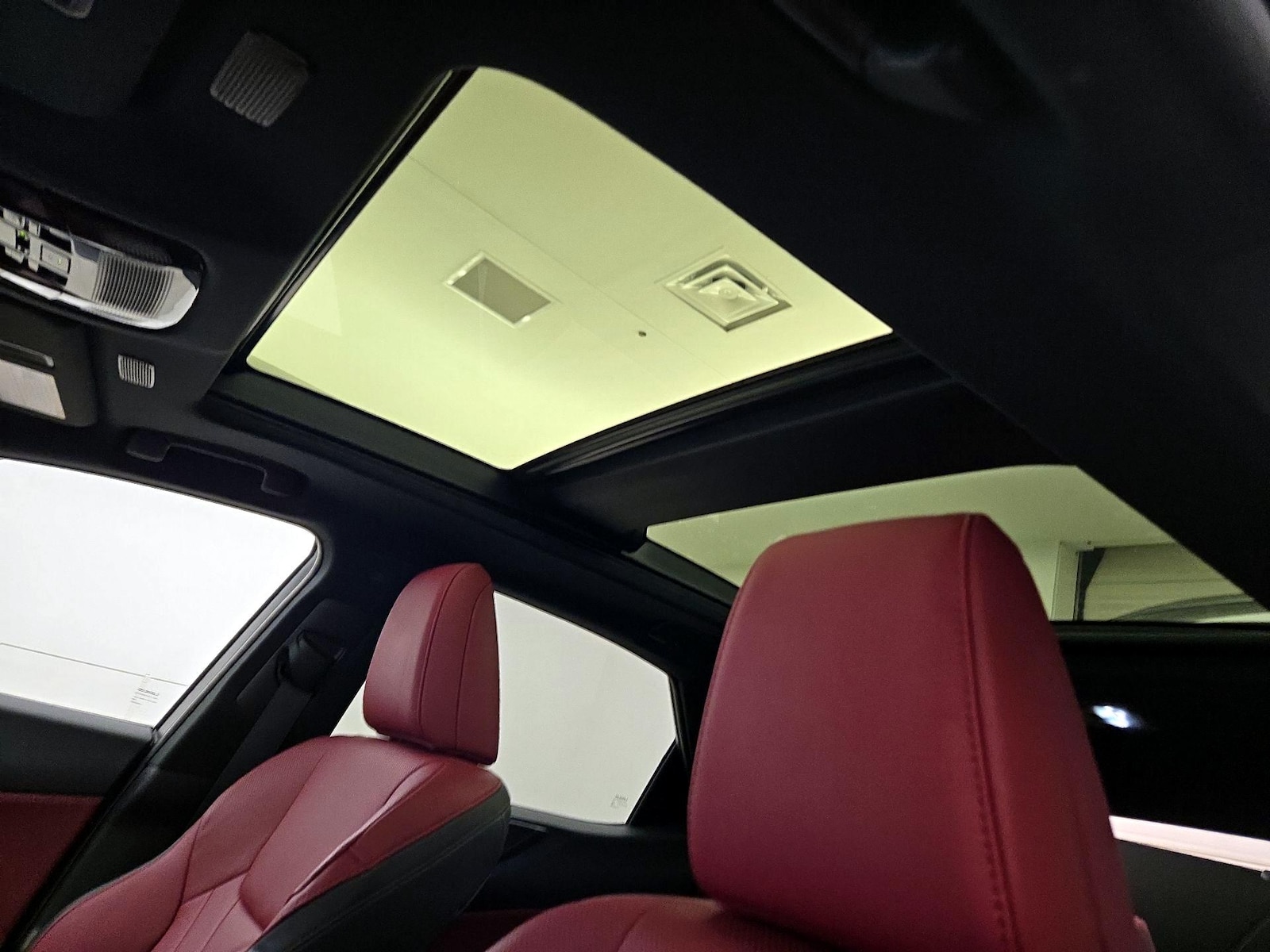 2025 Lexus NX 350 - Photo 20