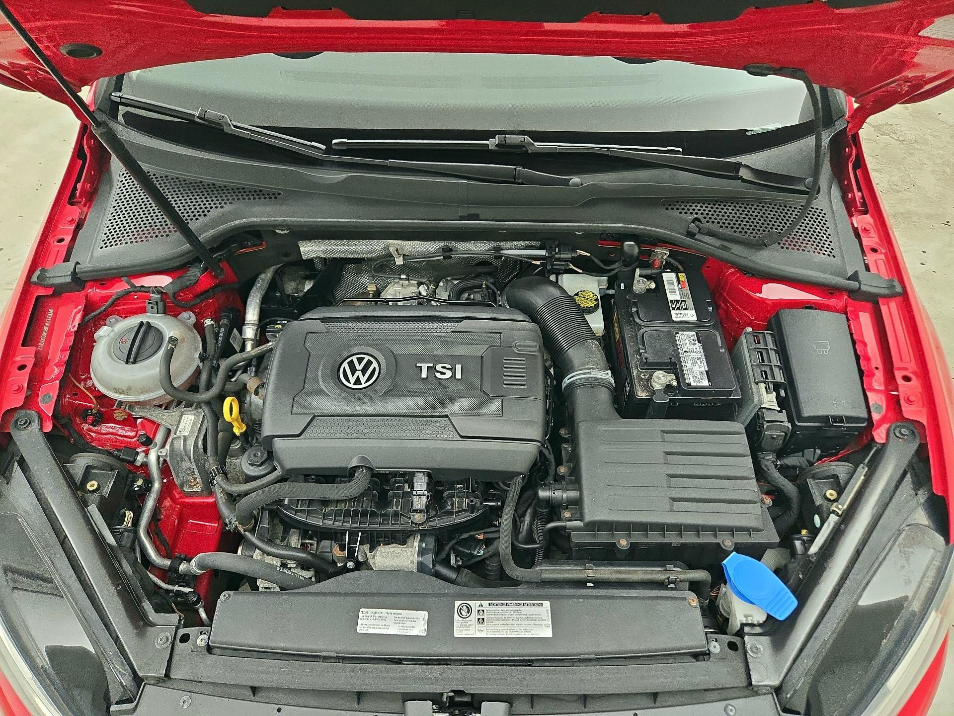 Thumbnail: 2016 Volkswagen Golf - 18