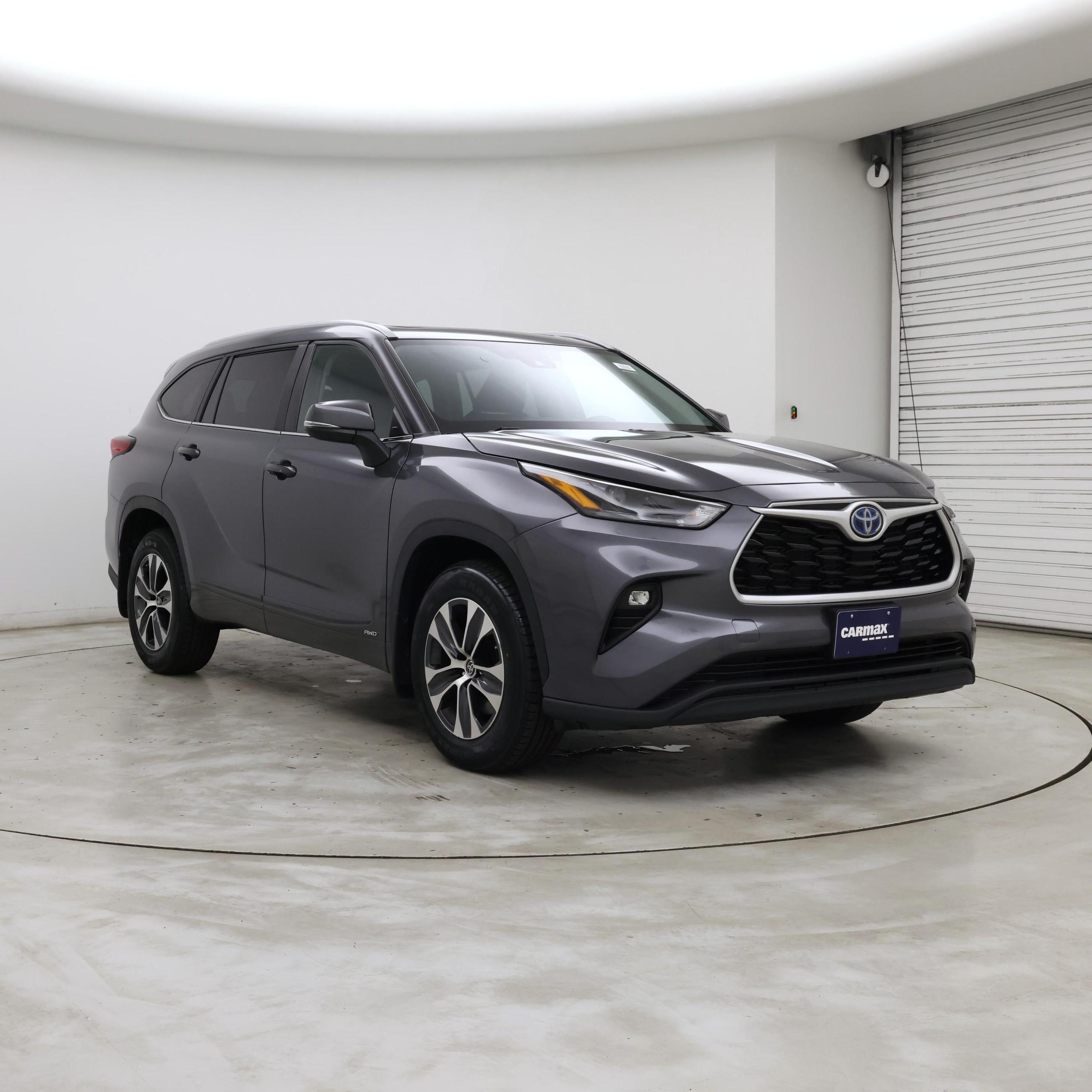 Gray 2023 Toyota Highlander Hybrid SUV / Crossover All-Wheel Drive Automatic