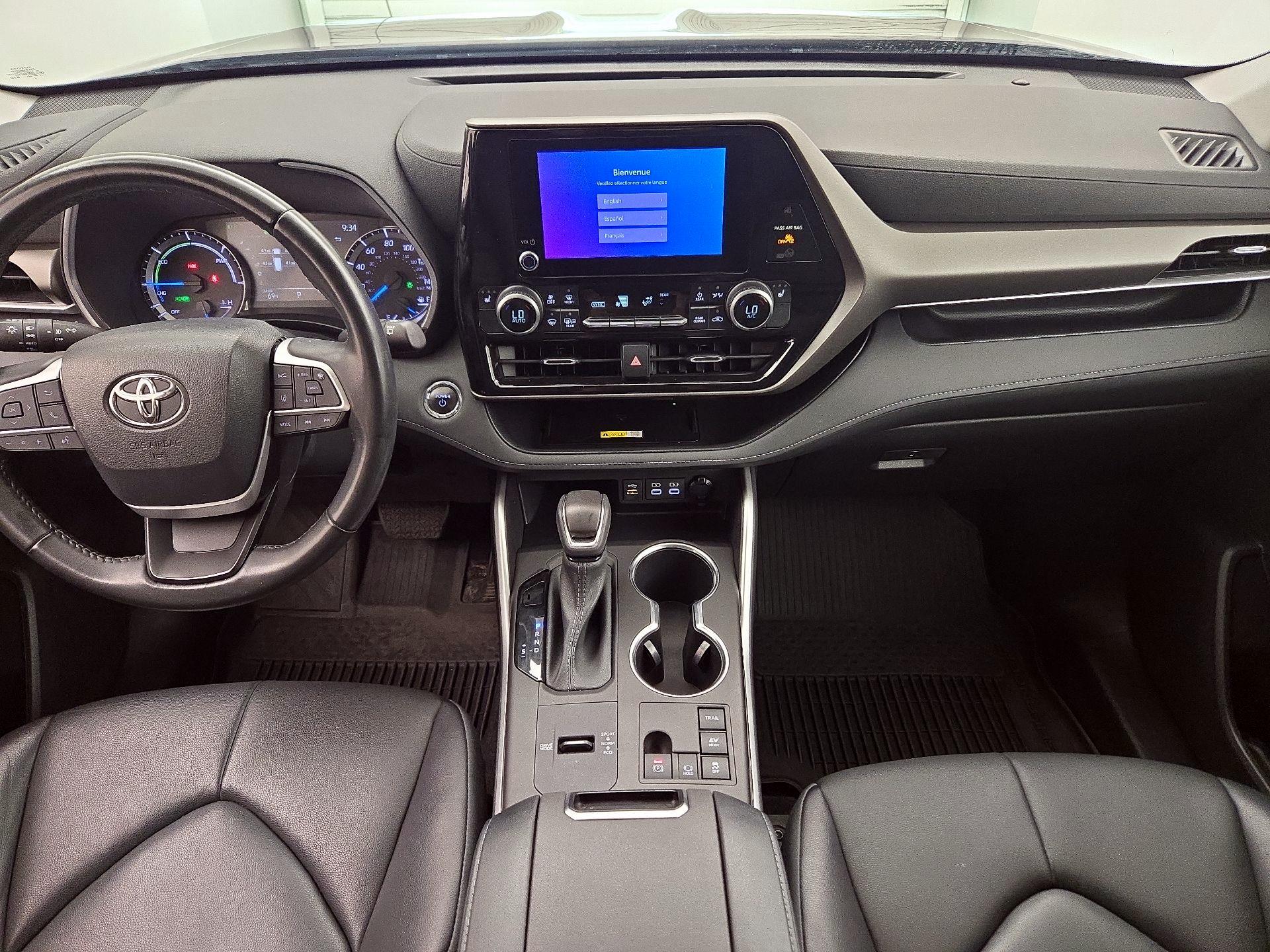 Thumbnail: 2023 Toyota Highlander - 9