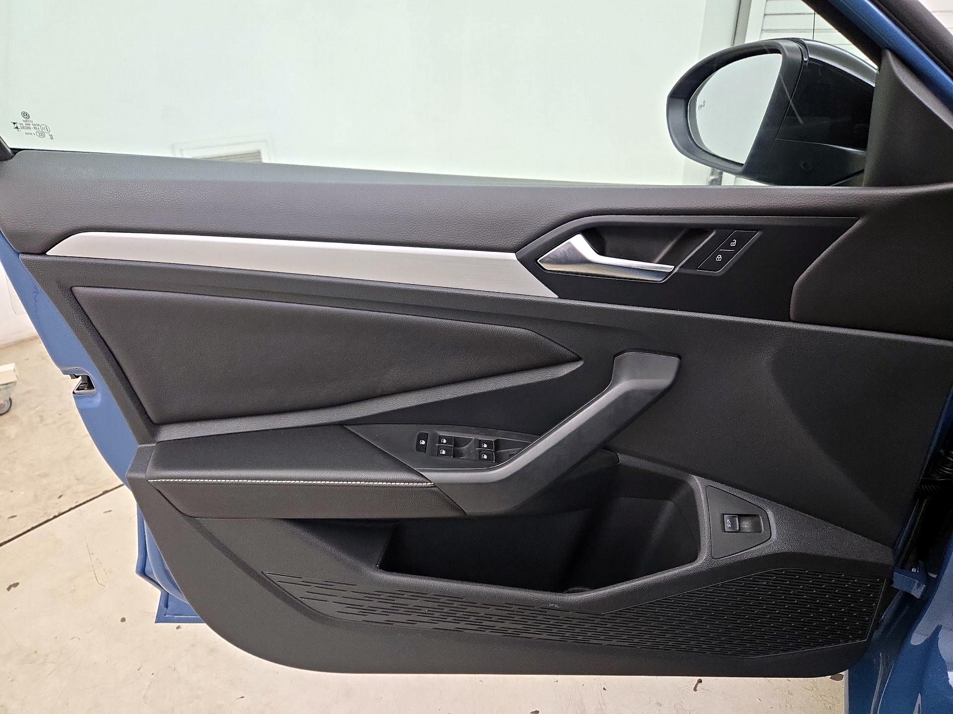 Thumbnail: 2025 Volkswagen Jetta - 12