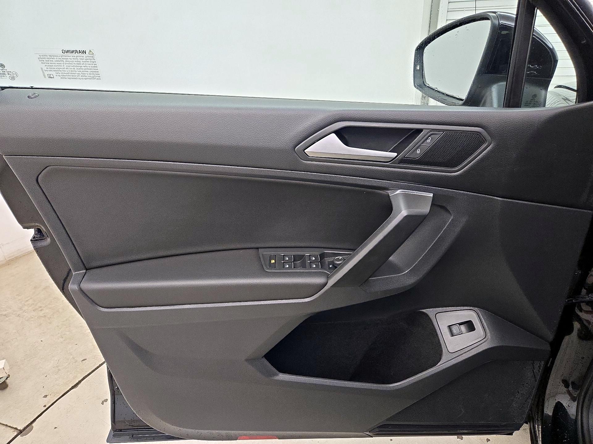 Thumbnail: 2021 Volkswagen Tiguan - 12