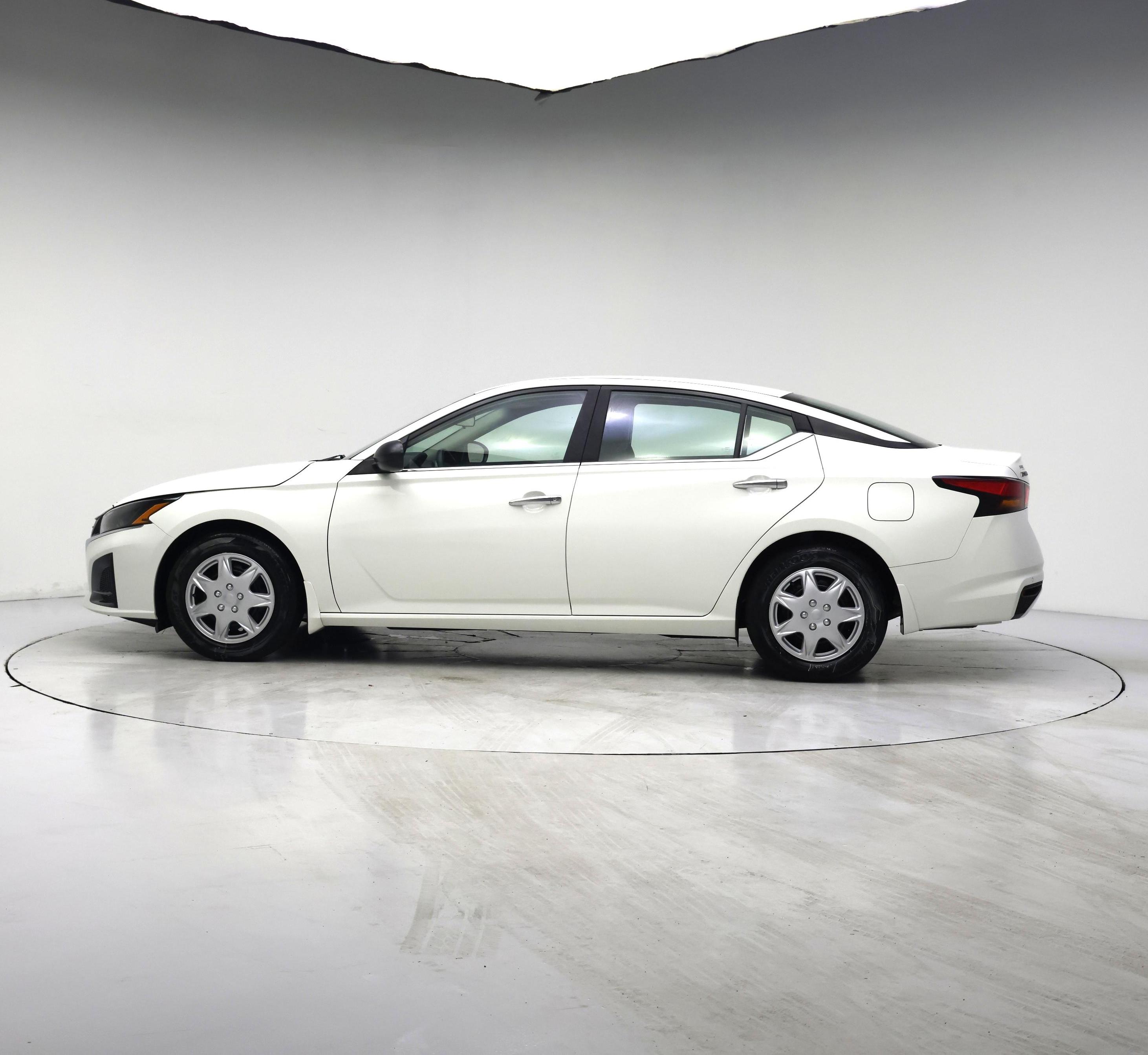 Thumbnail: 2024 Nissan Altima - 3