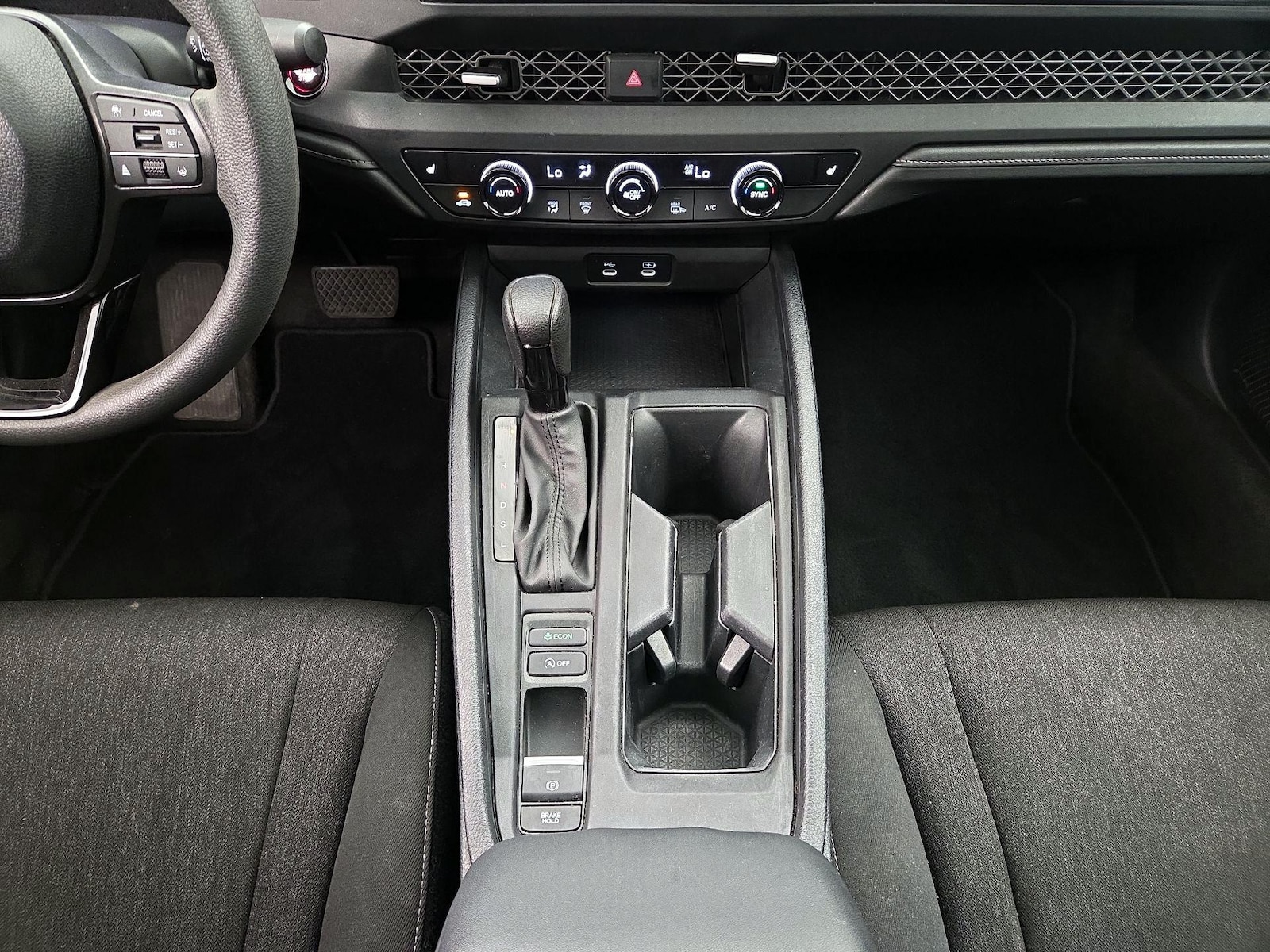 2025 Honda Accord SE - Photo 17